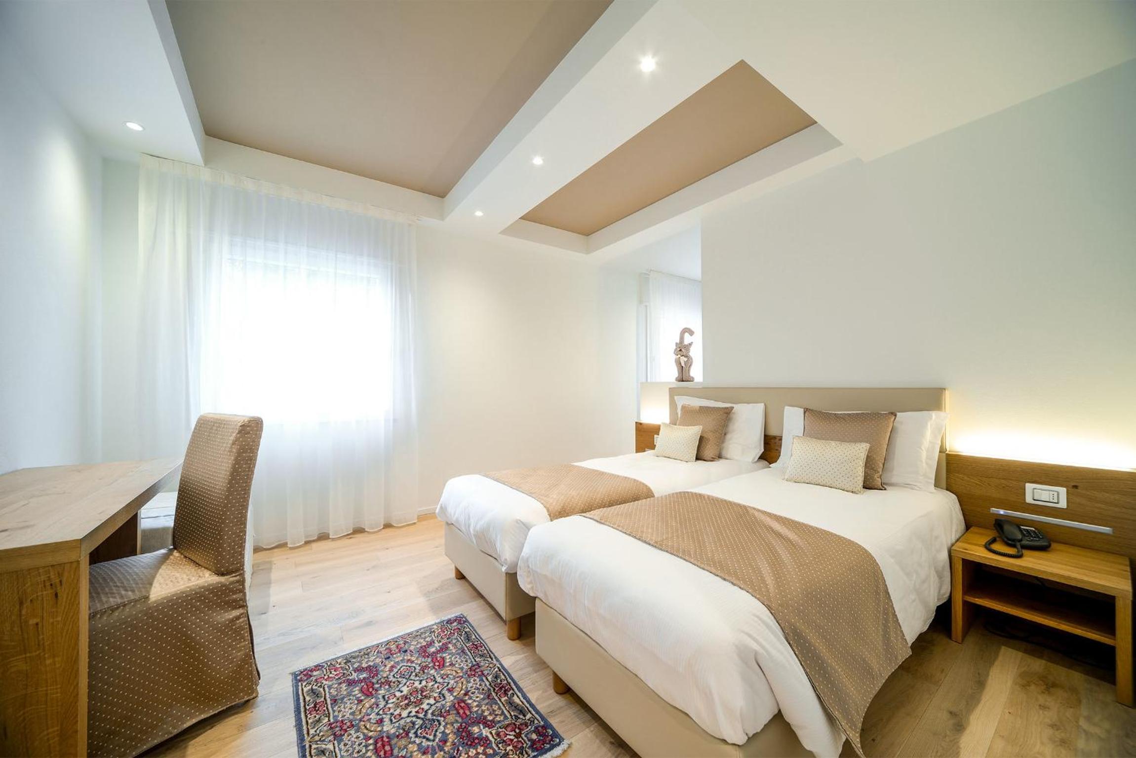 Double or Twin Room with Mountain View photo 3