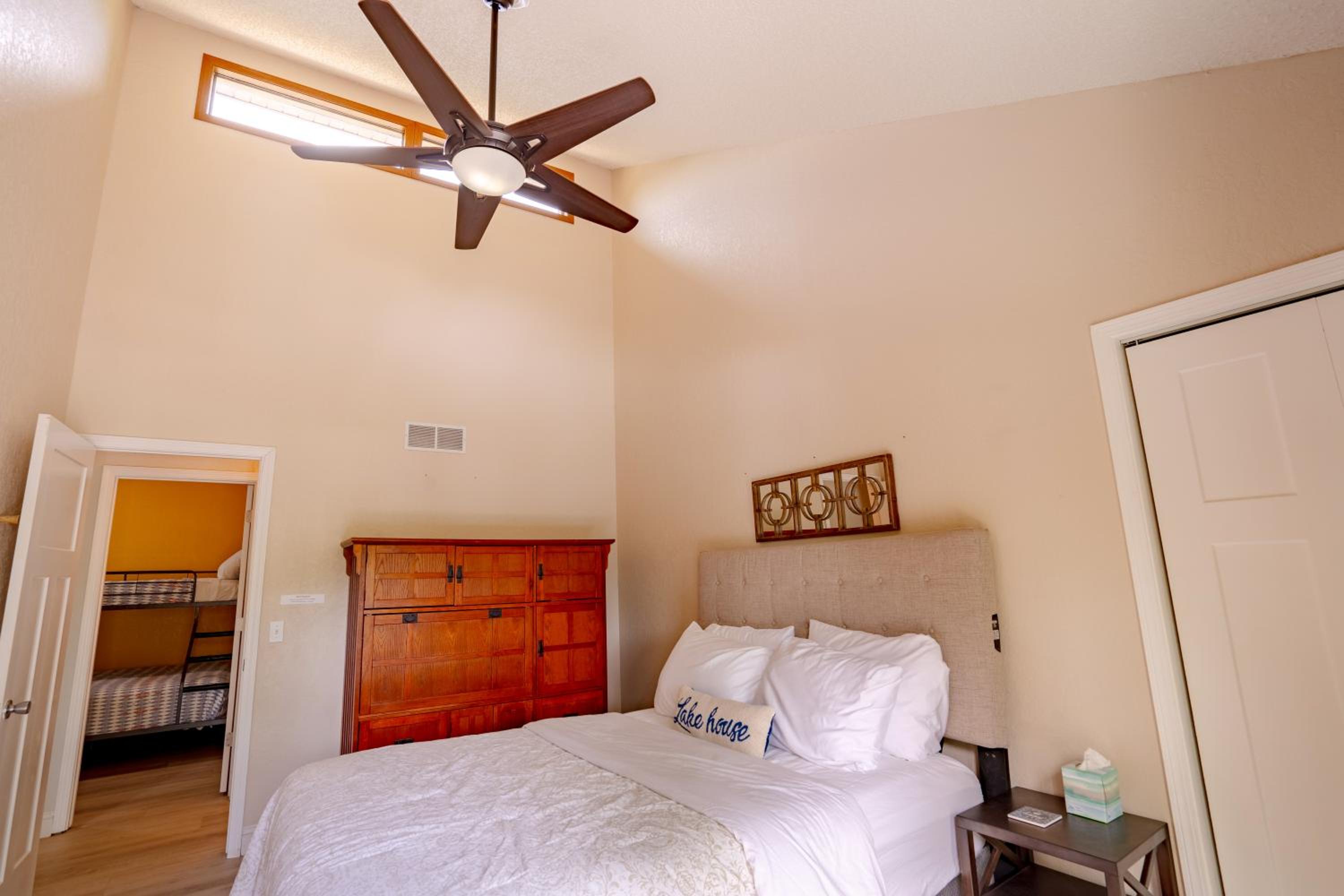 Three-Bedroom House photo 1