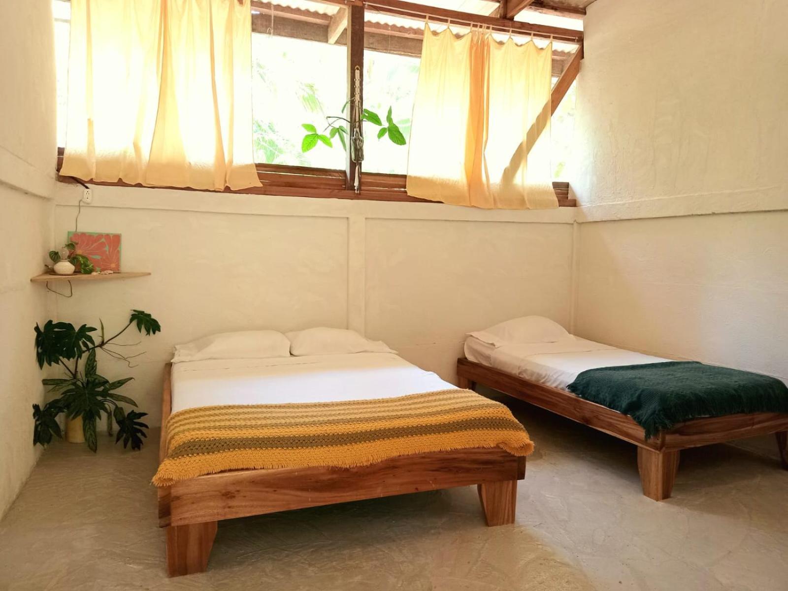 Double Room With Shared Bathroom photo 1