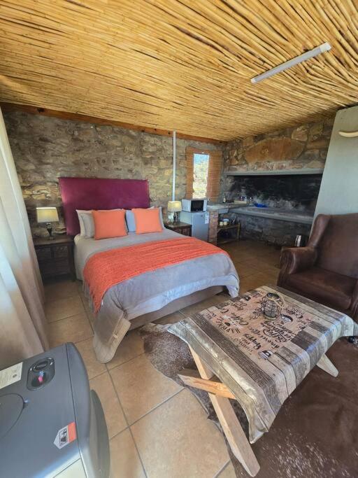 One-Bedroom Apartment with Lake View photo 1