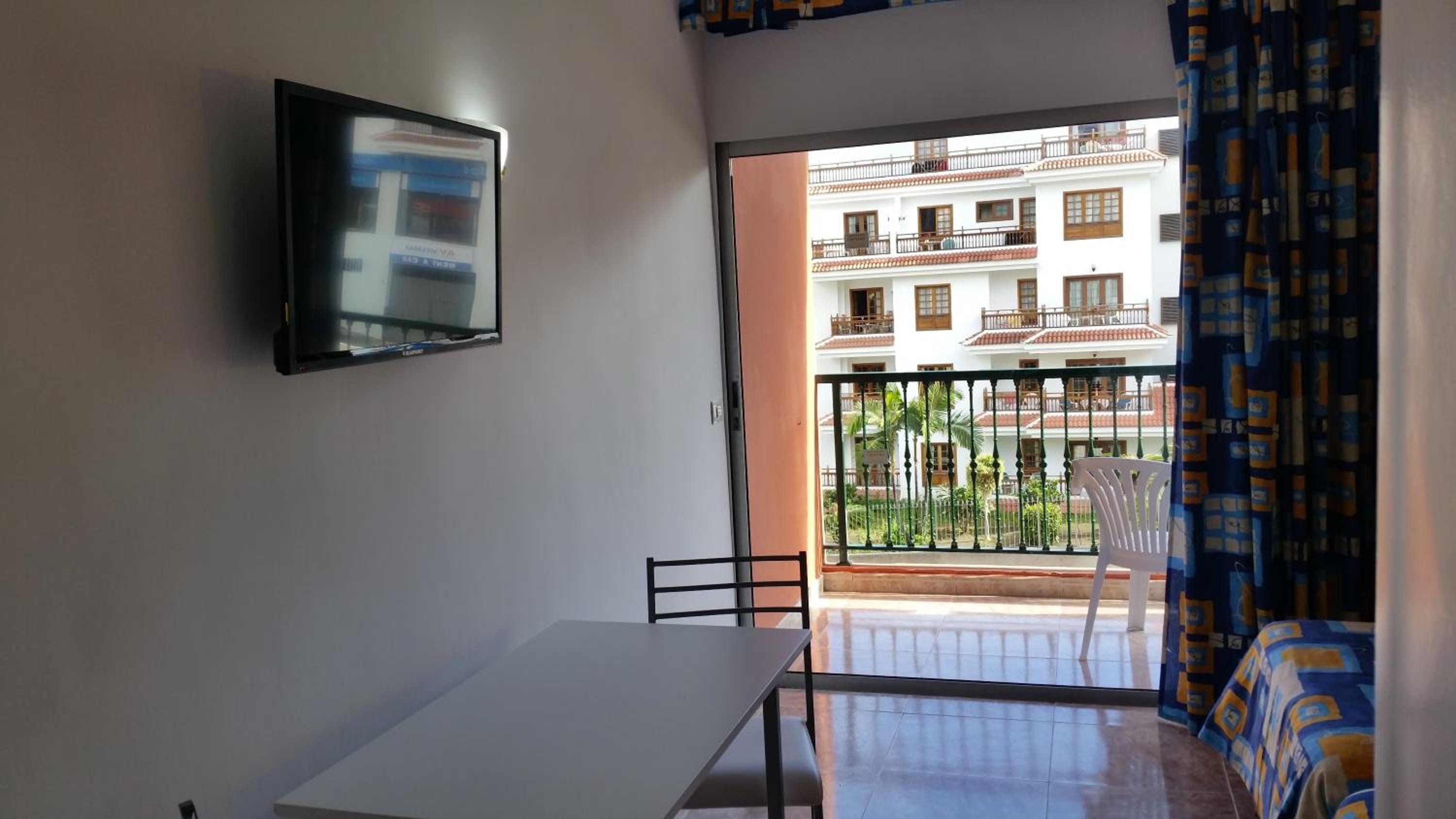 Studio (2 Adults) - Photo 2