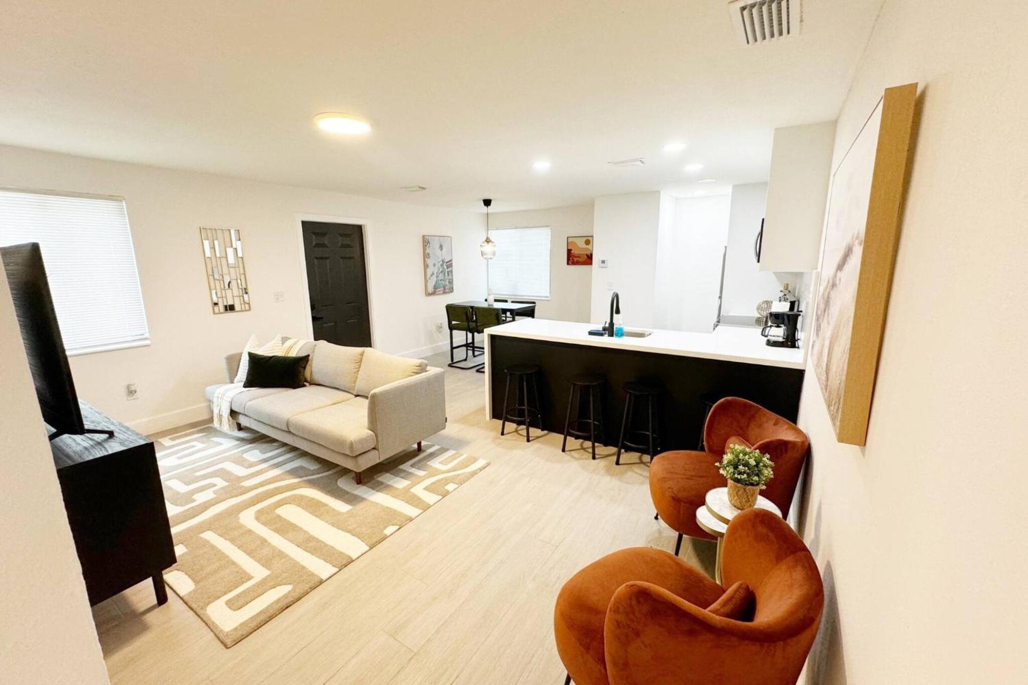 Three-Bedroom Apartment photo 1