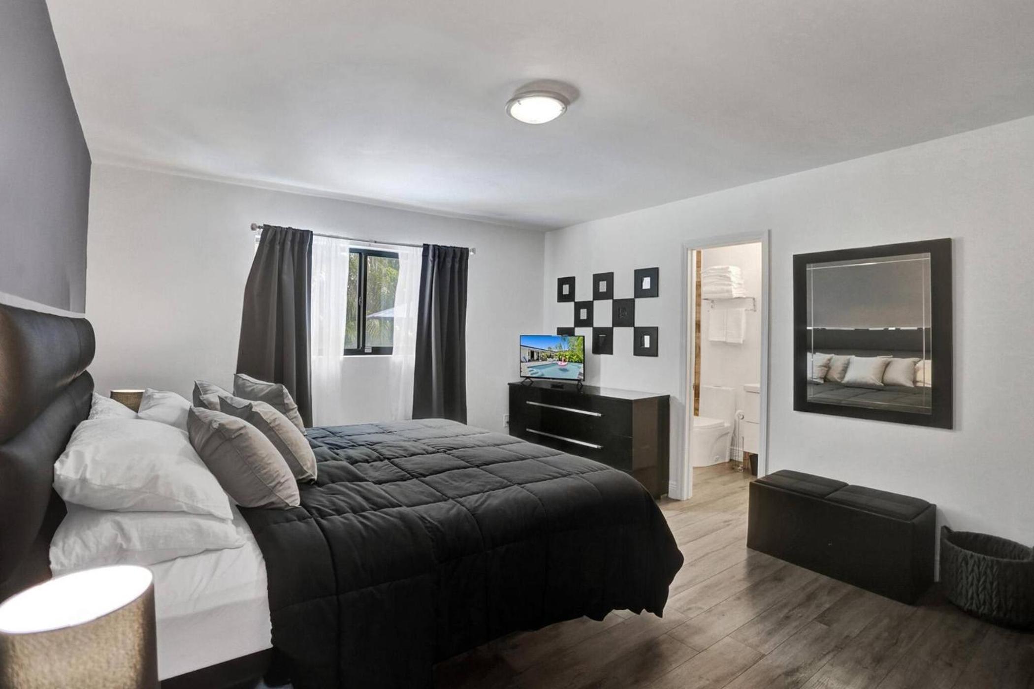 Three-Bedroom House photo 1