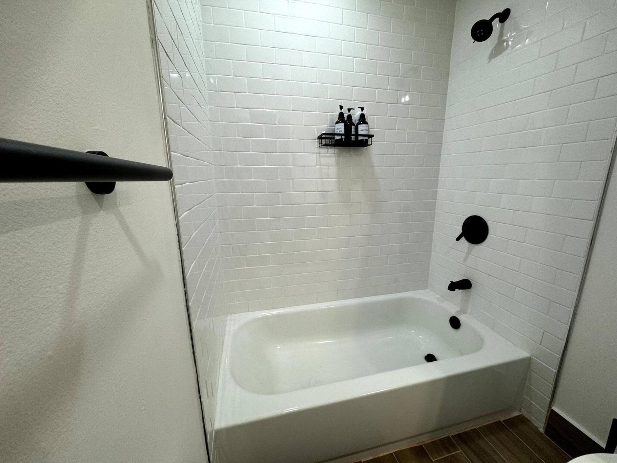 Three-Bedroom Apartment photo 2