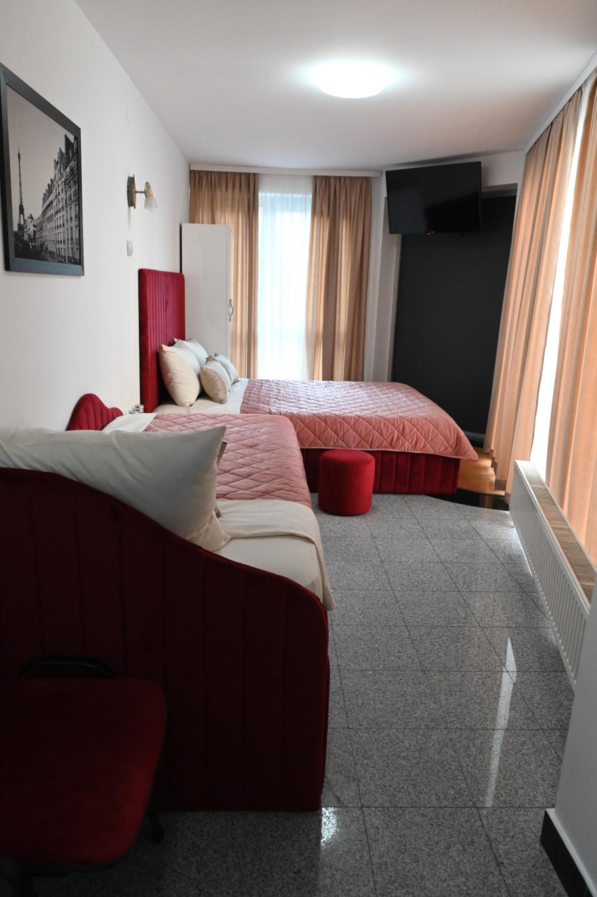 Economy Triple Room