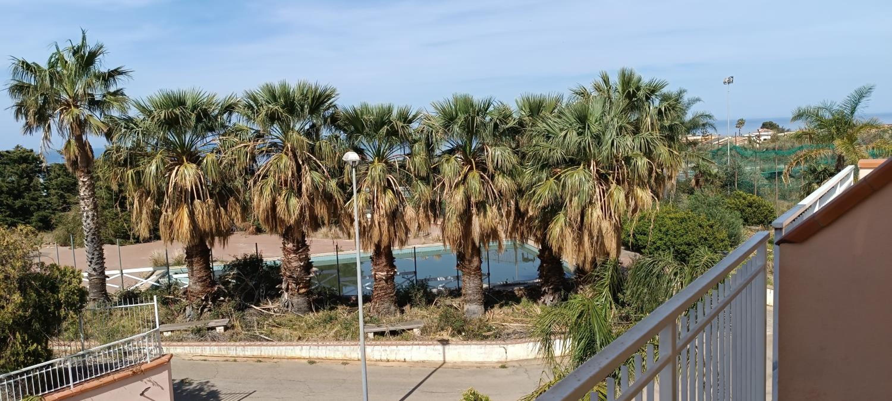 Apartment With Sea View photo 2