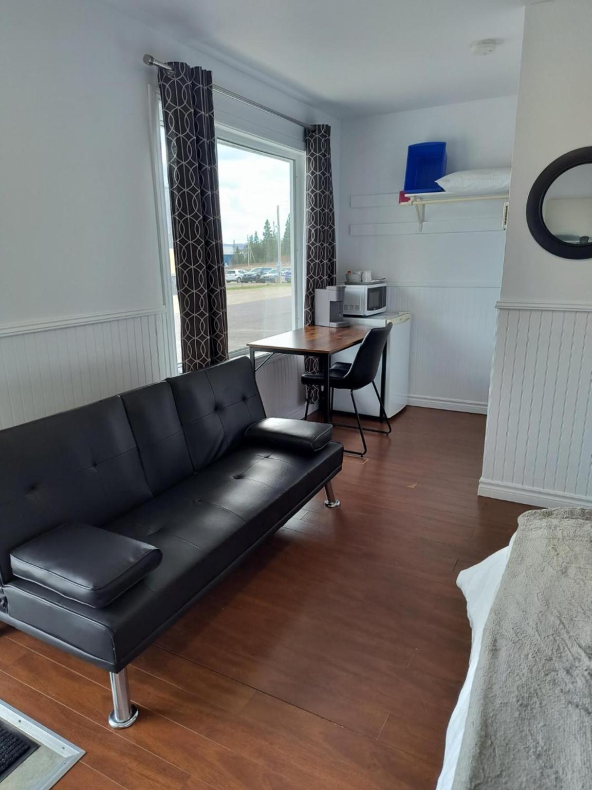 Queen Room photo 1