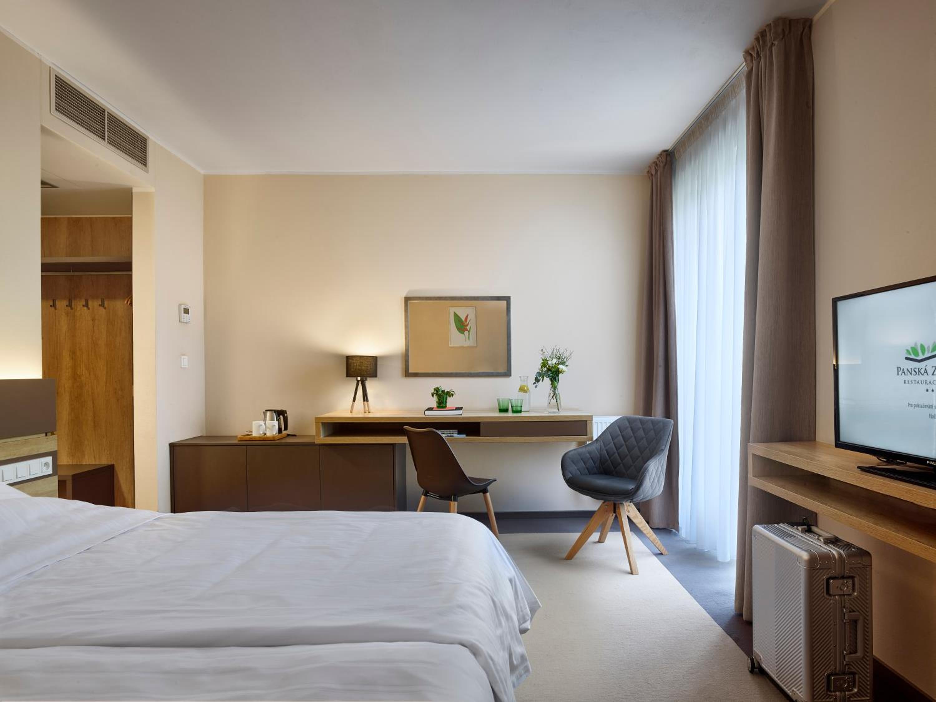 Deluxe Double or Twin Room photo 1