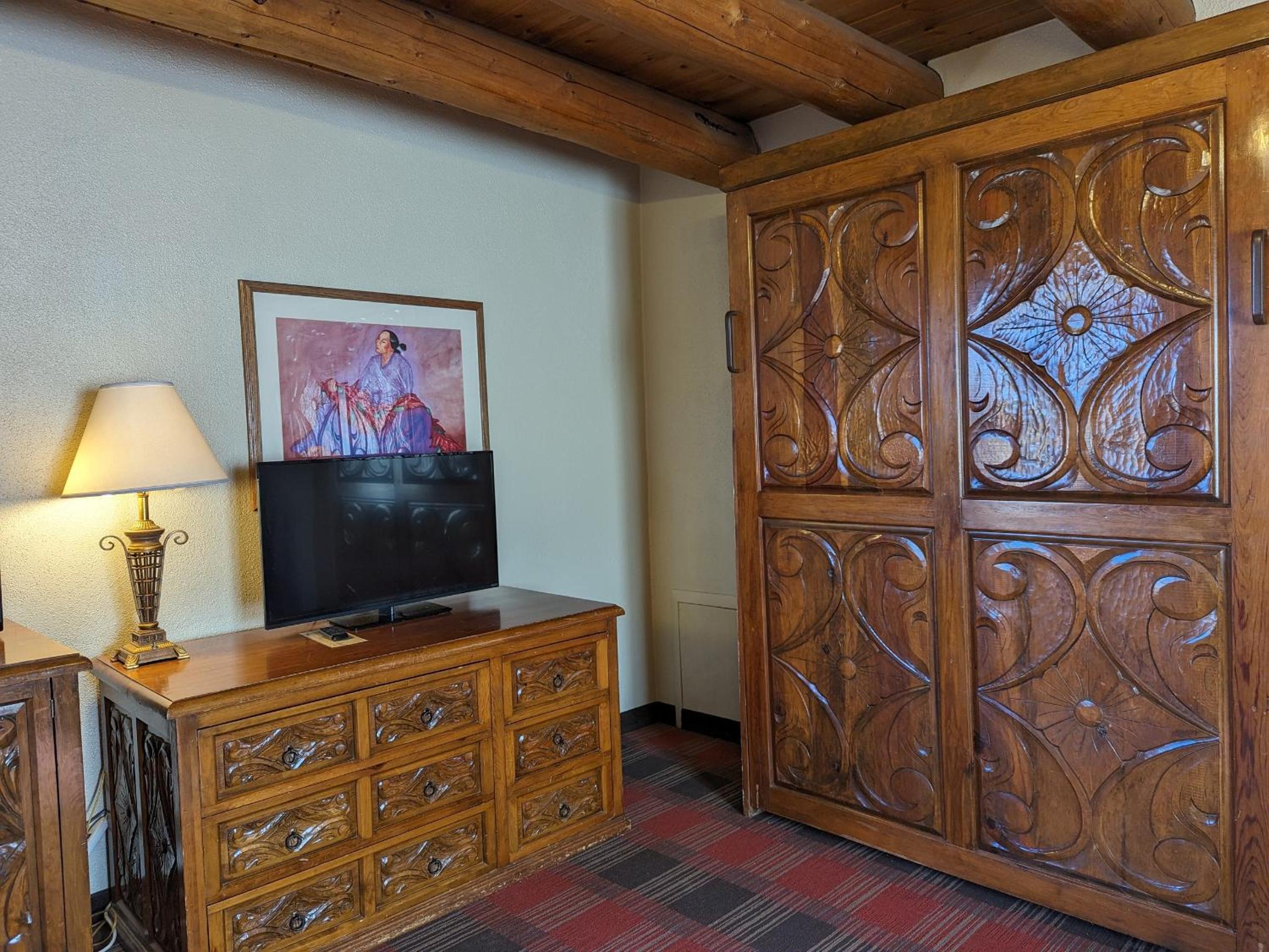 Deluxe Suite - Photo 13