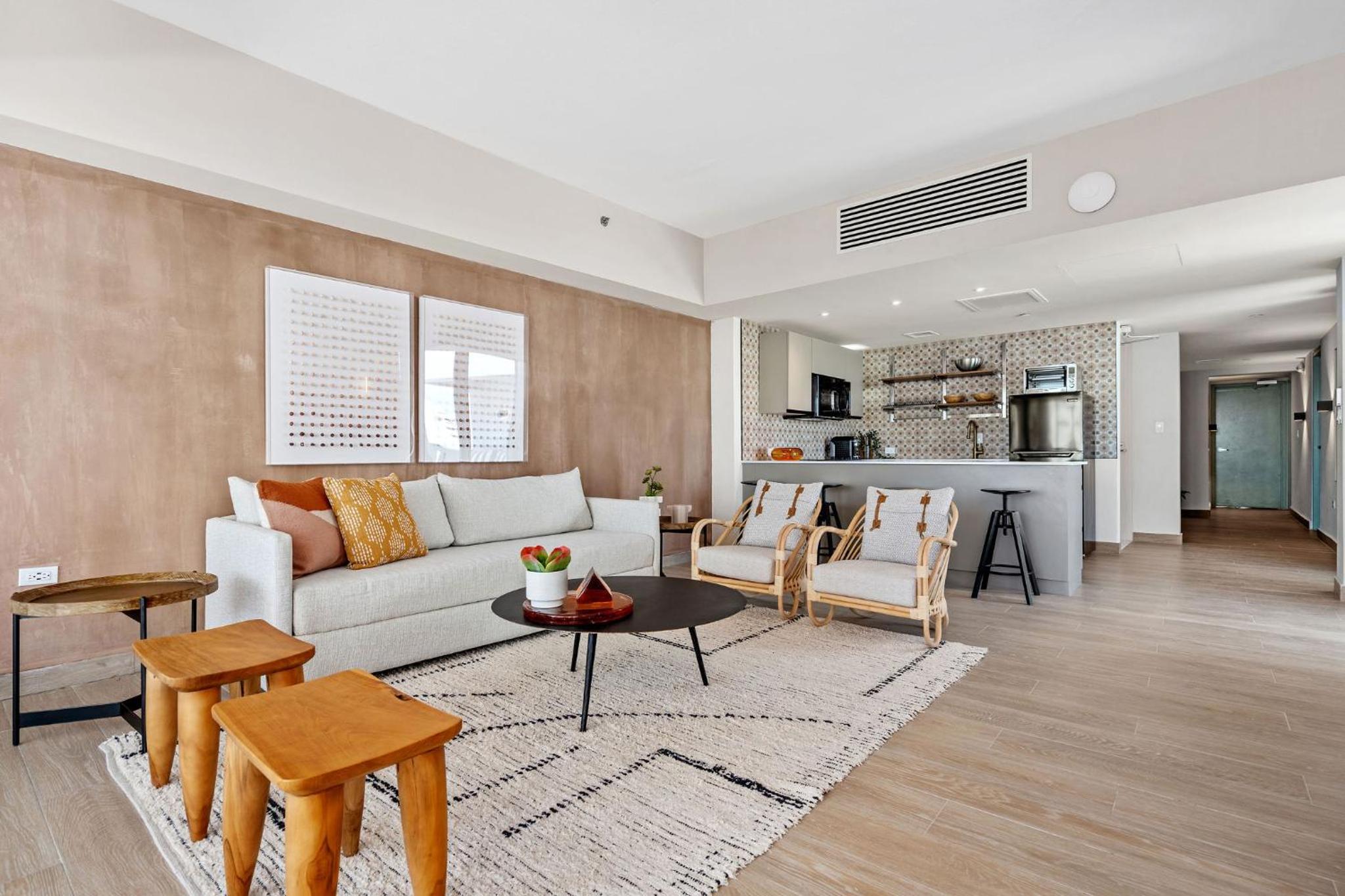 Two Bedroom Penthouse - Photo 3