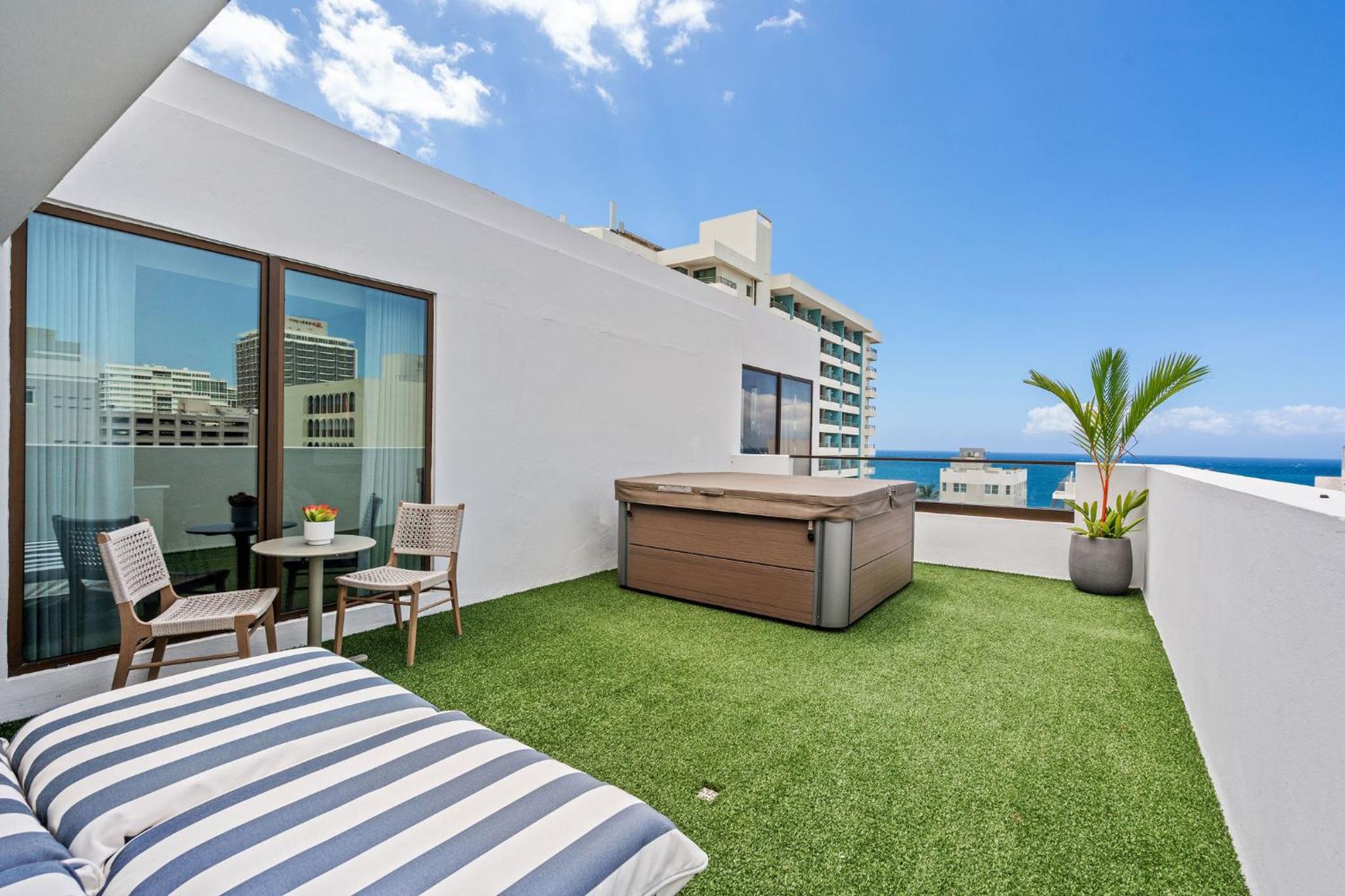 Three Bedroom Penthouse - Photo 6