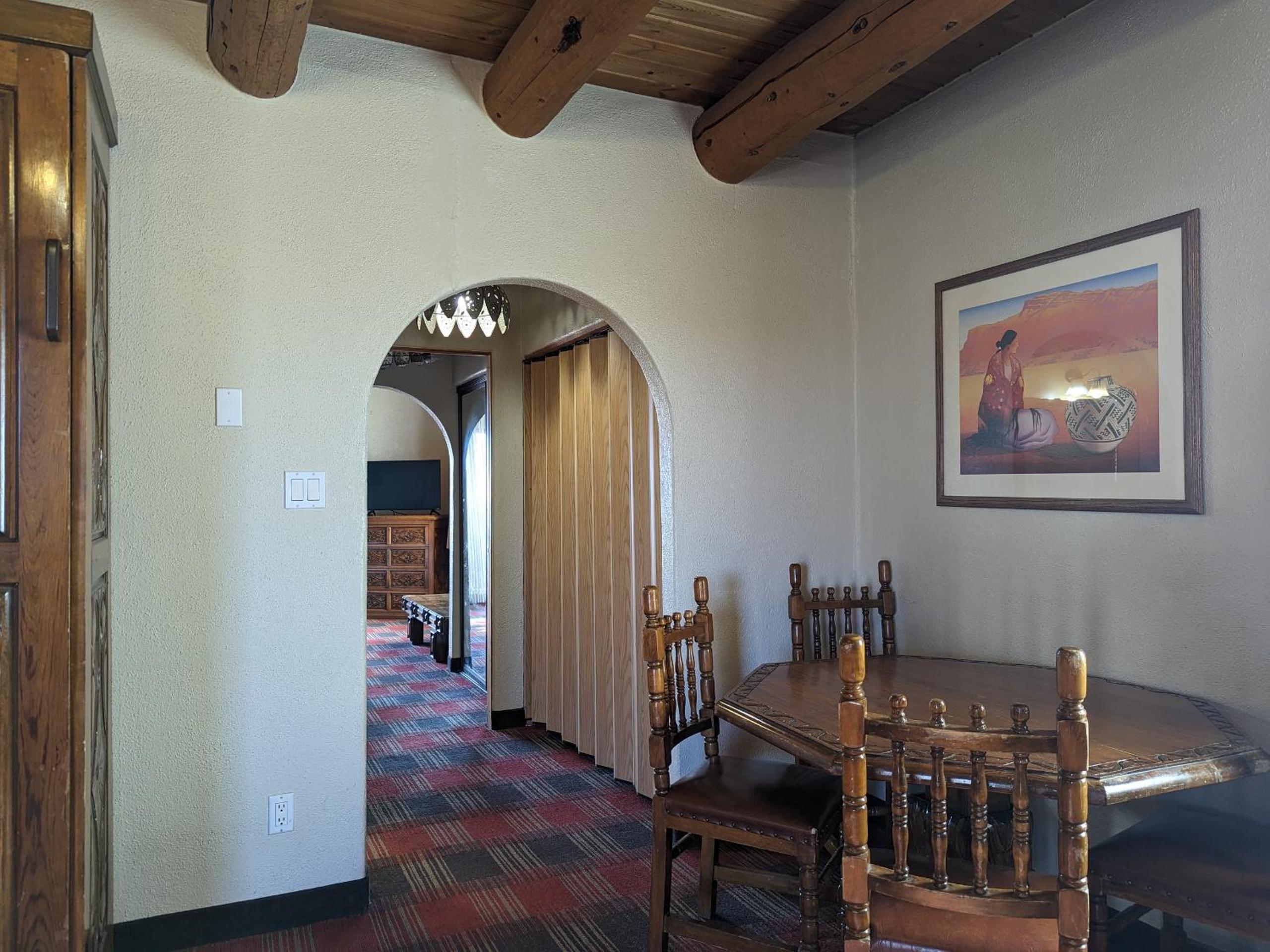 Deluxe Suite - Photo 8