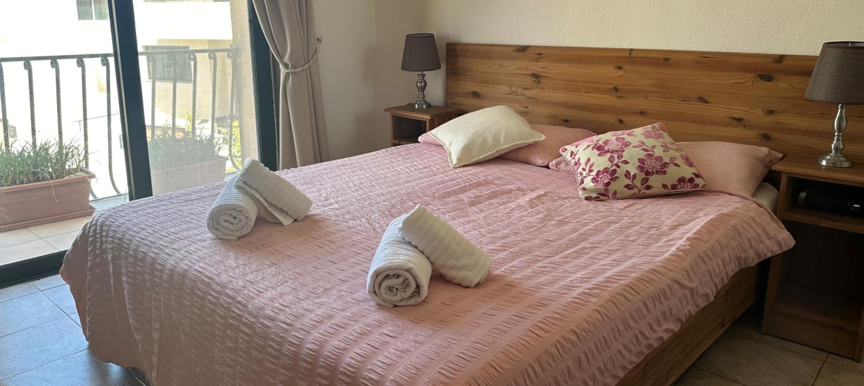 Economy Double or Twin Room with Shared Bathroom