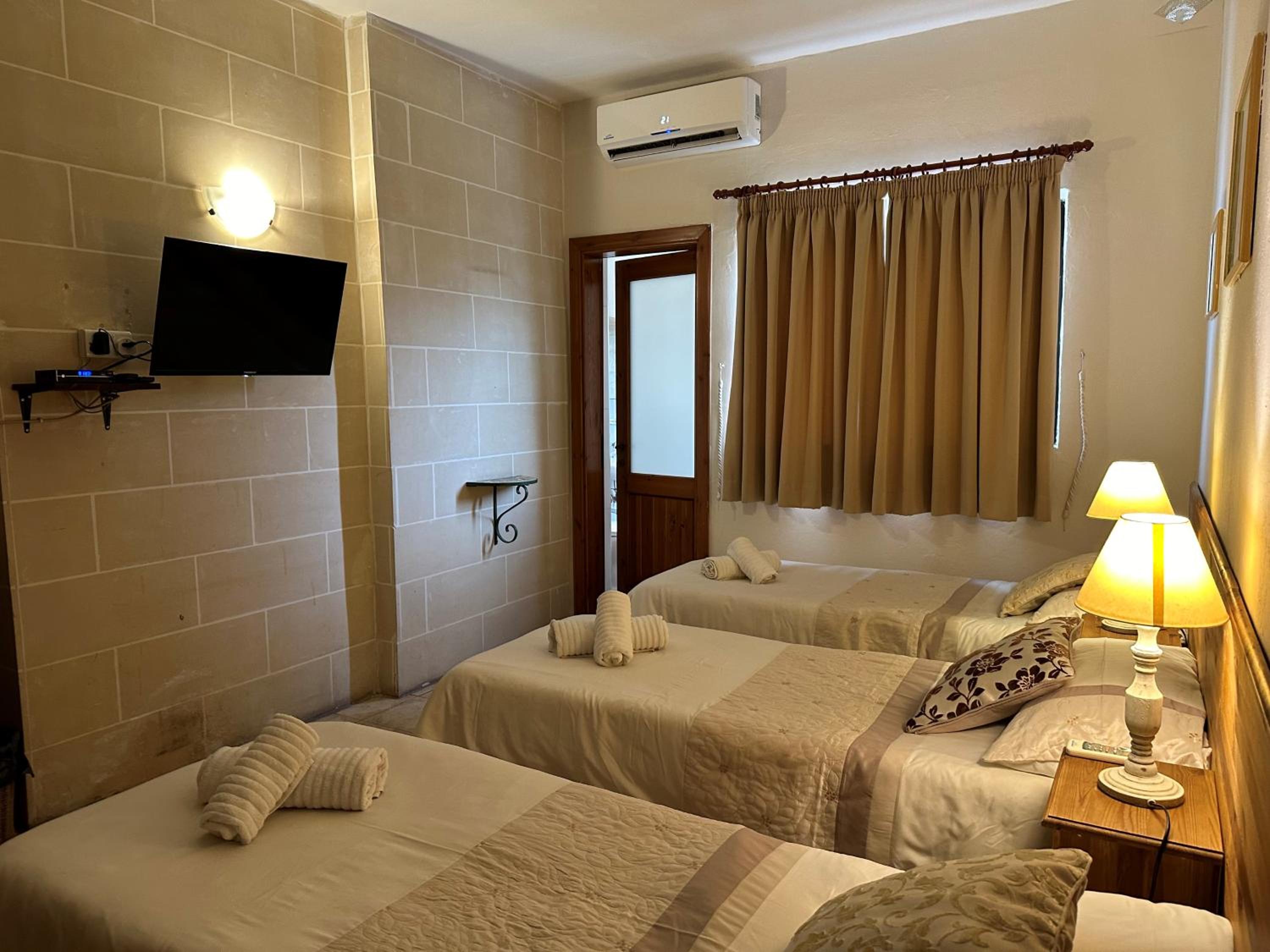 Triple Room
