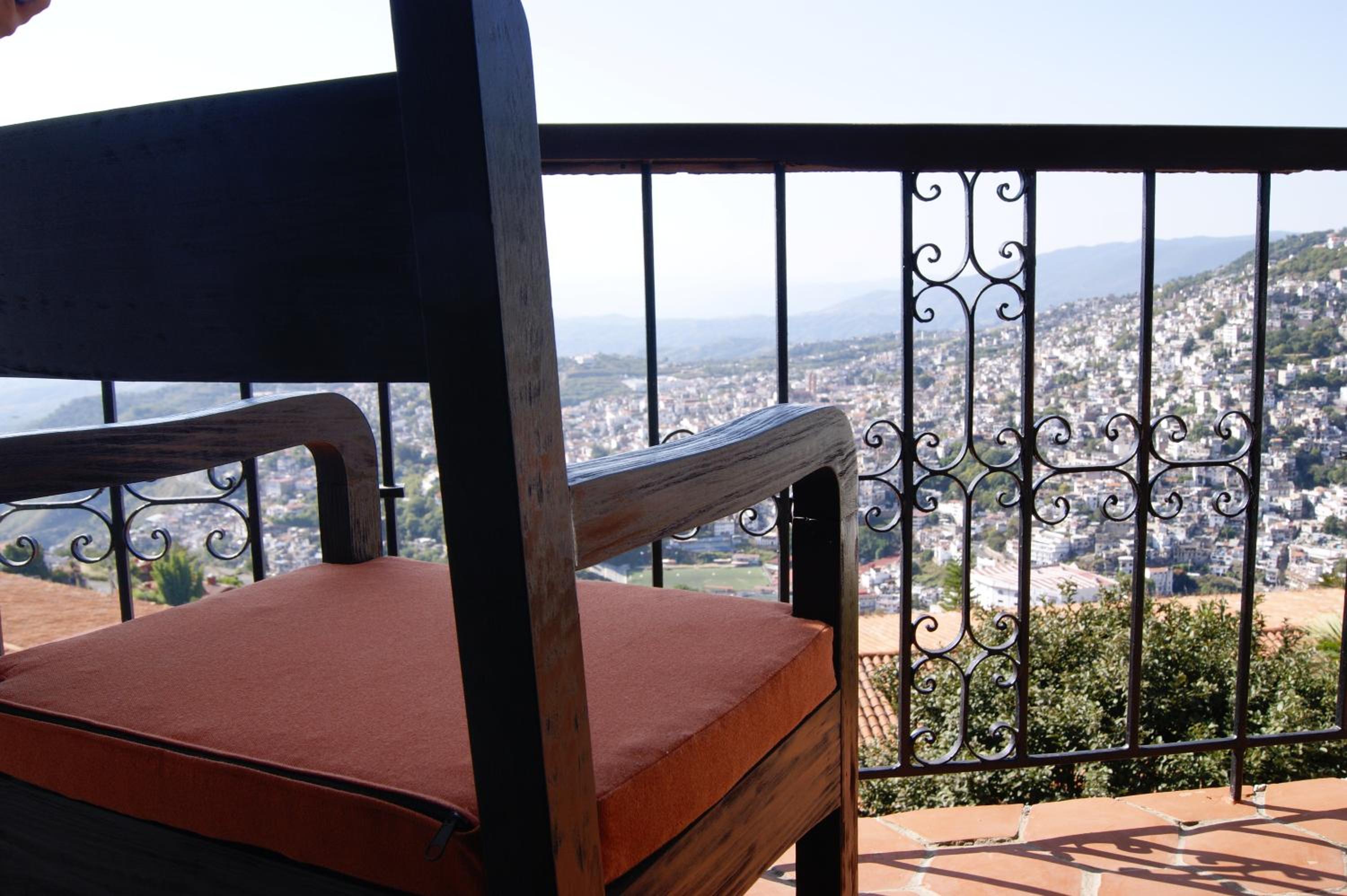 Double Room with City View - Photo 8