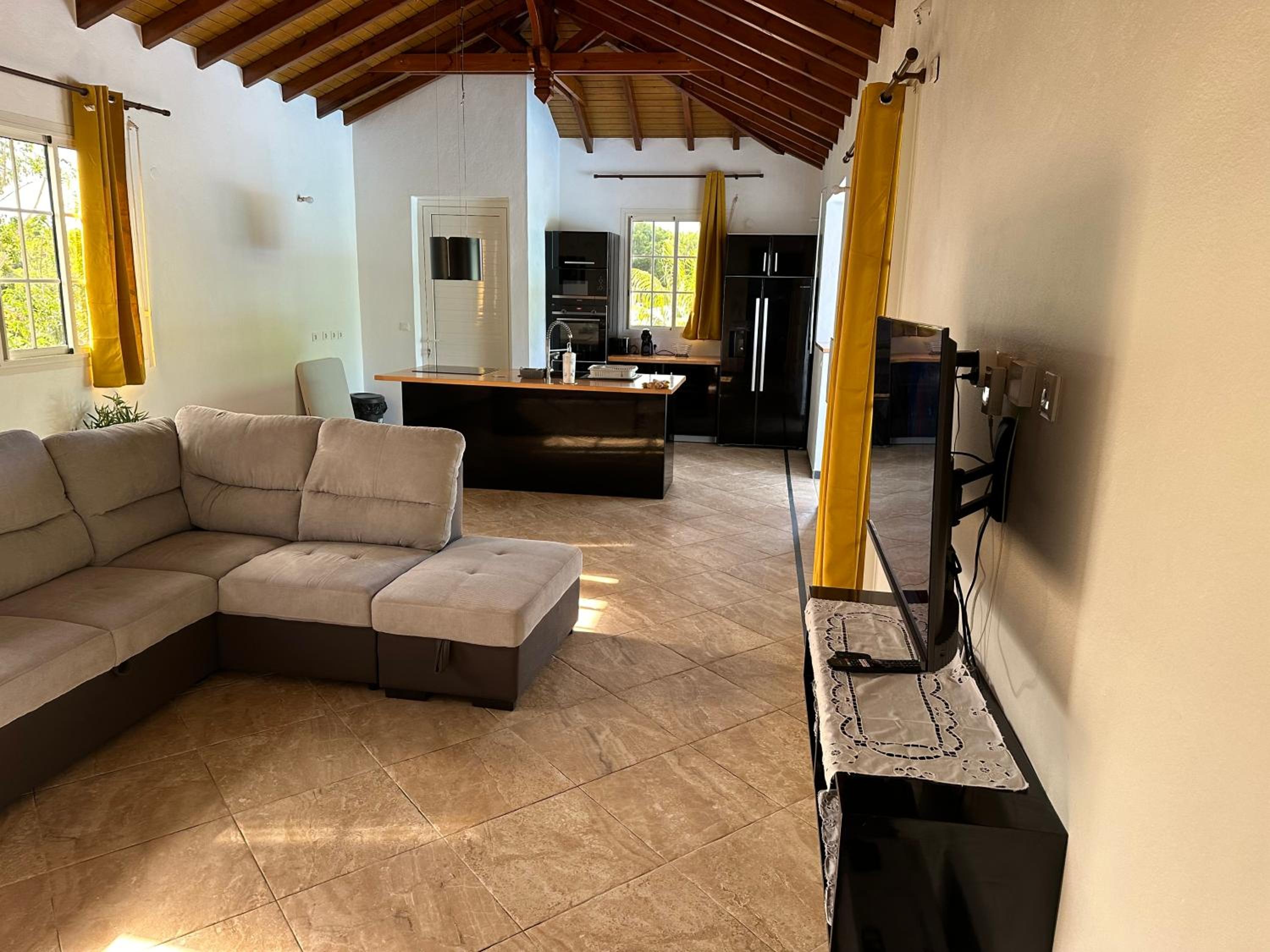Three-Bedroom Villa photo 1