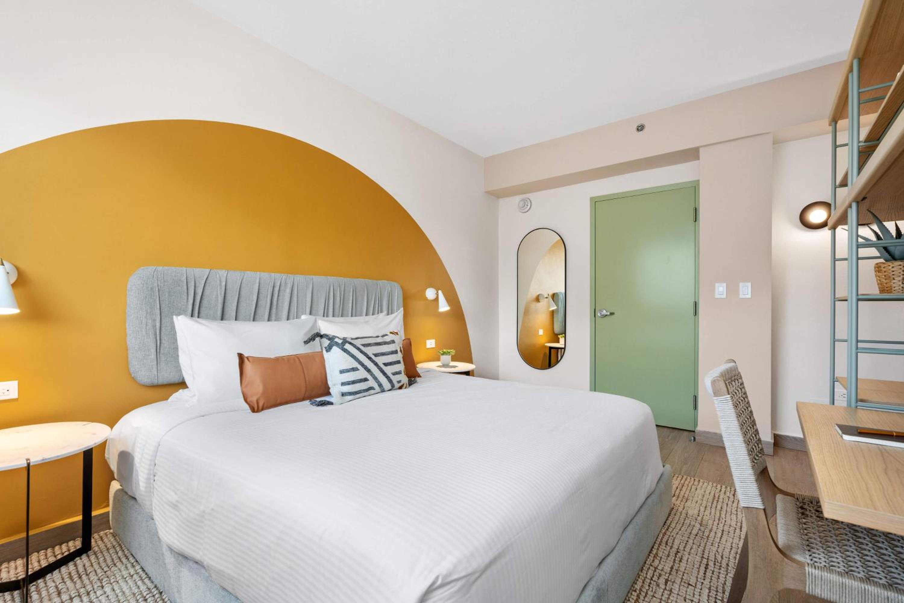 4 Bedroom Apartment With Balcony photo 3