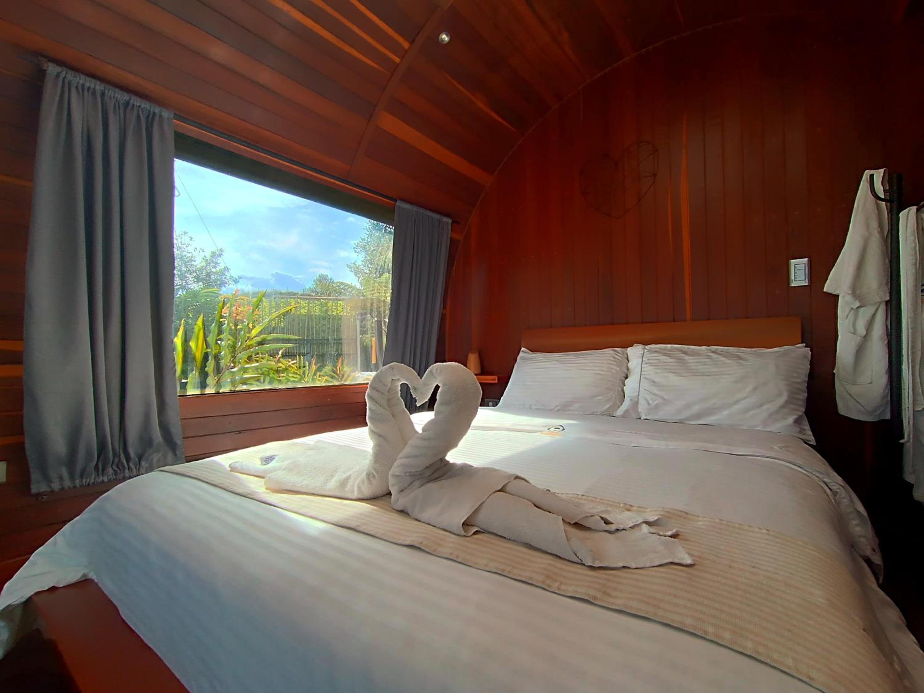 Deluxe Suite with Spa Bath photo 1