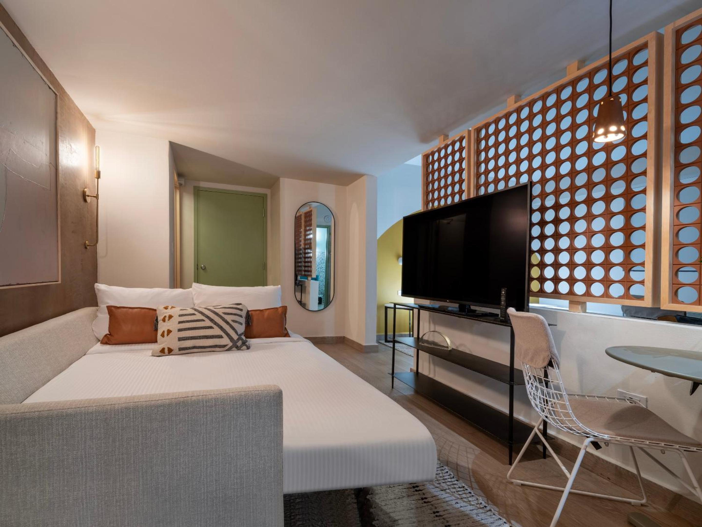 Studio Suite - Photo 7
