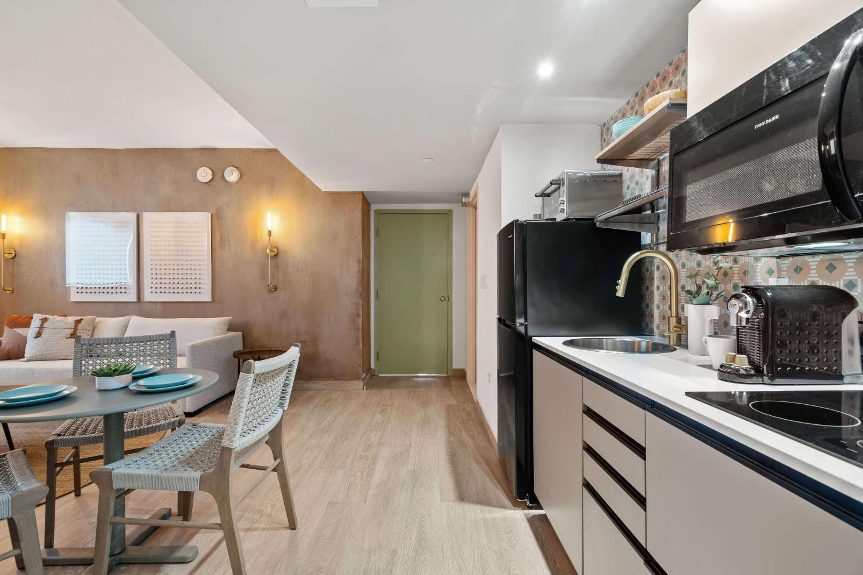 1 Bedroom Apartment - Photo 5