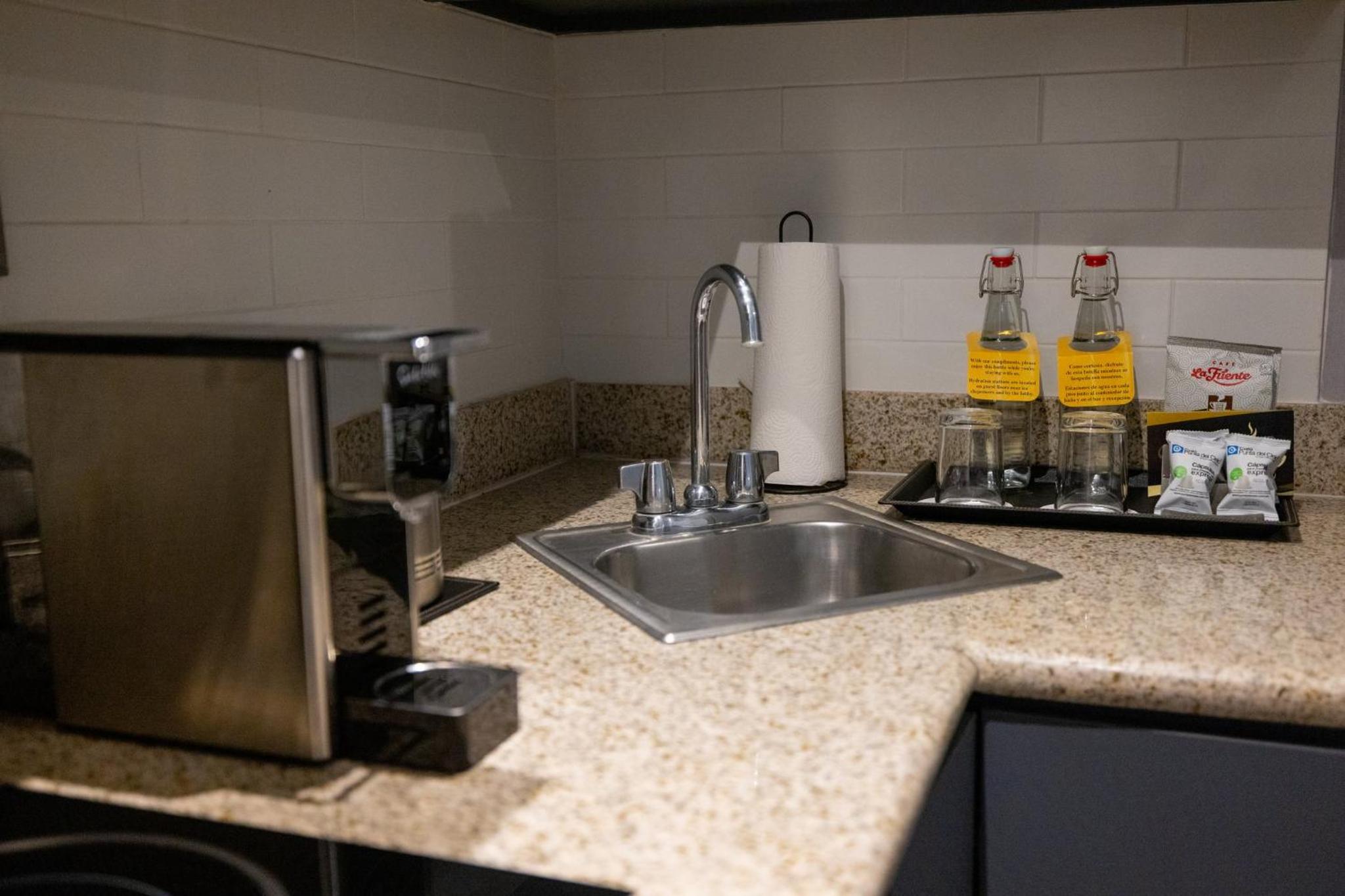 Queen Suite - Photo 5