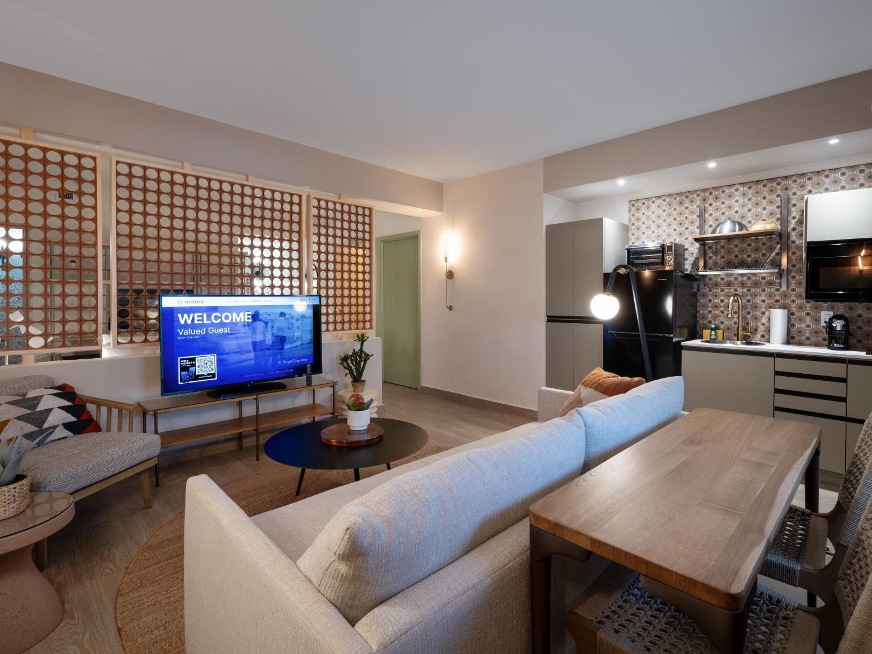 Studio Suite Plus - Photo 7
