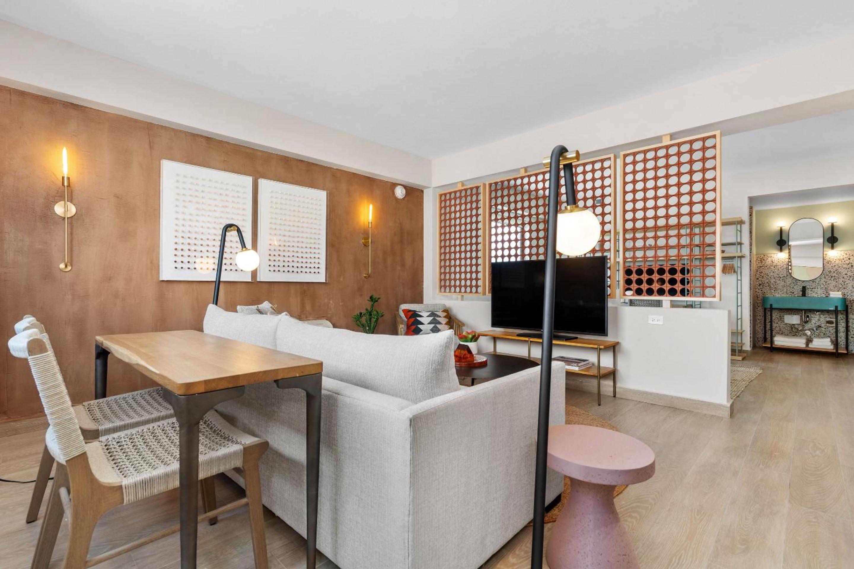 Studio Suite Plus - Photo 4