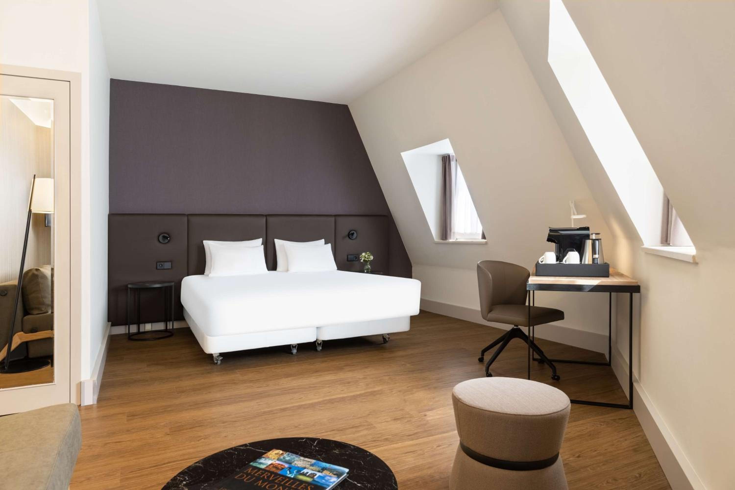 Family Room (2 Adults + 1 Child)