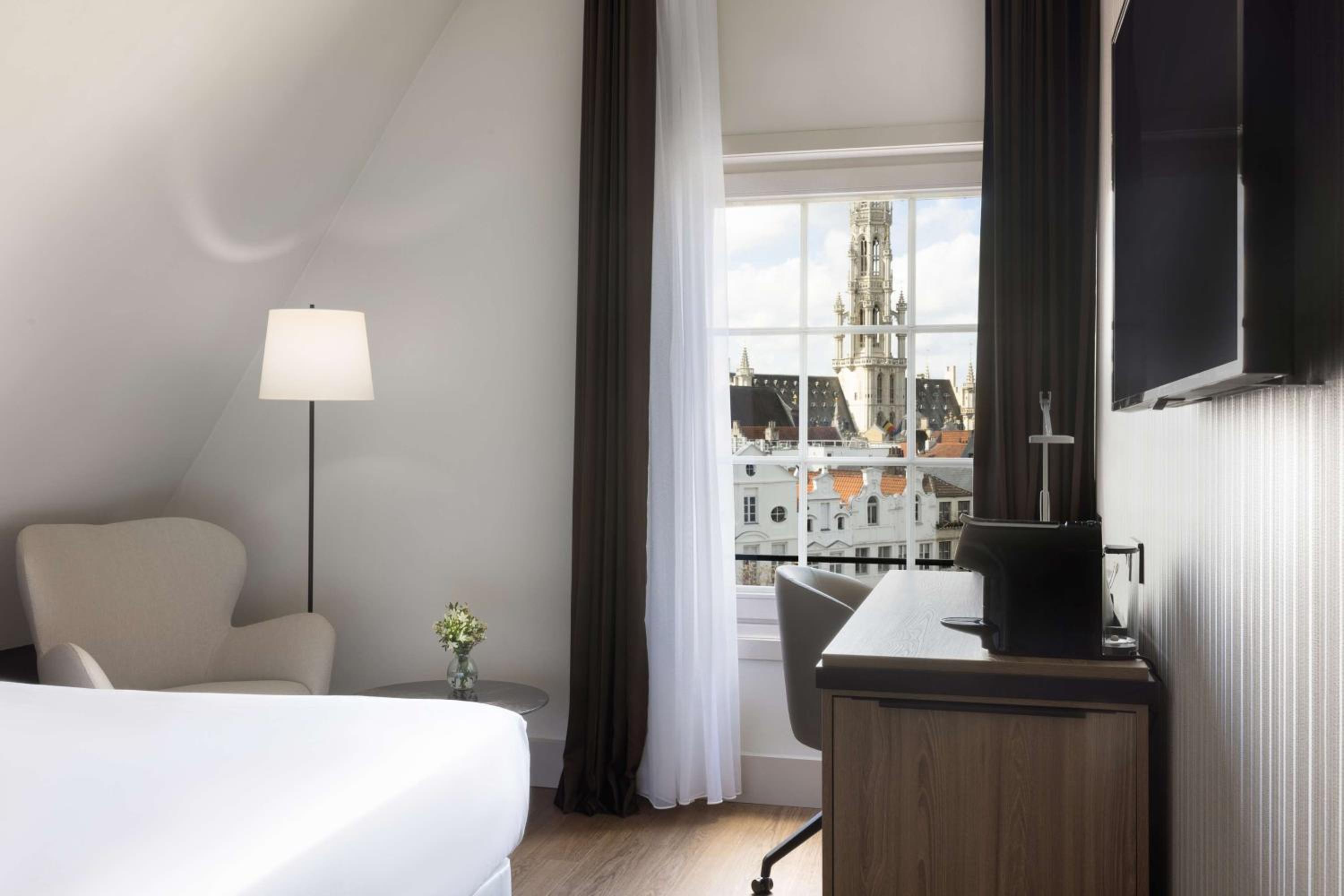 Standard Double or Twin Room with View