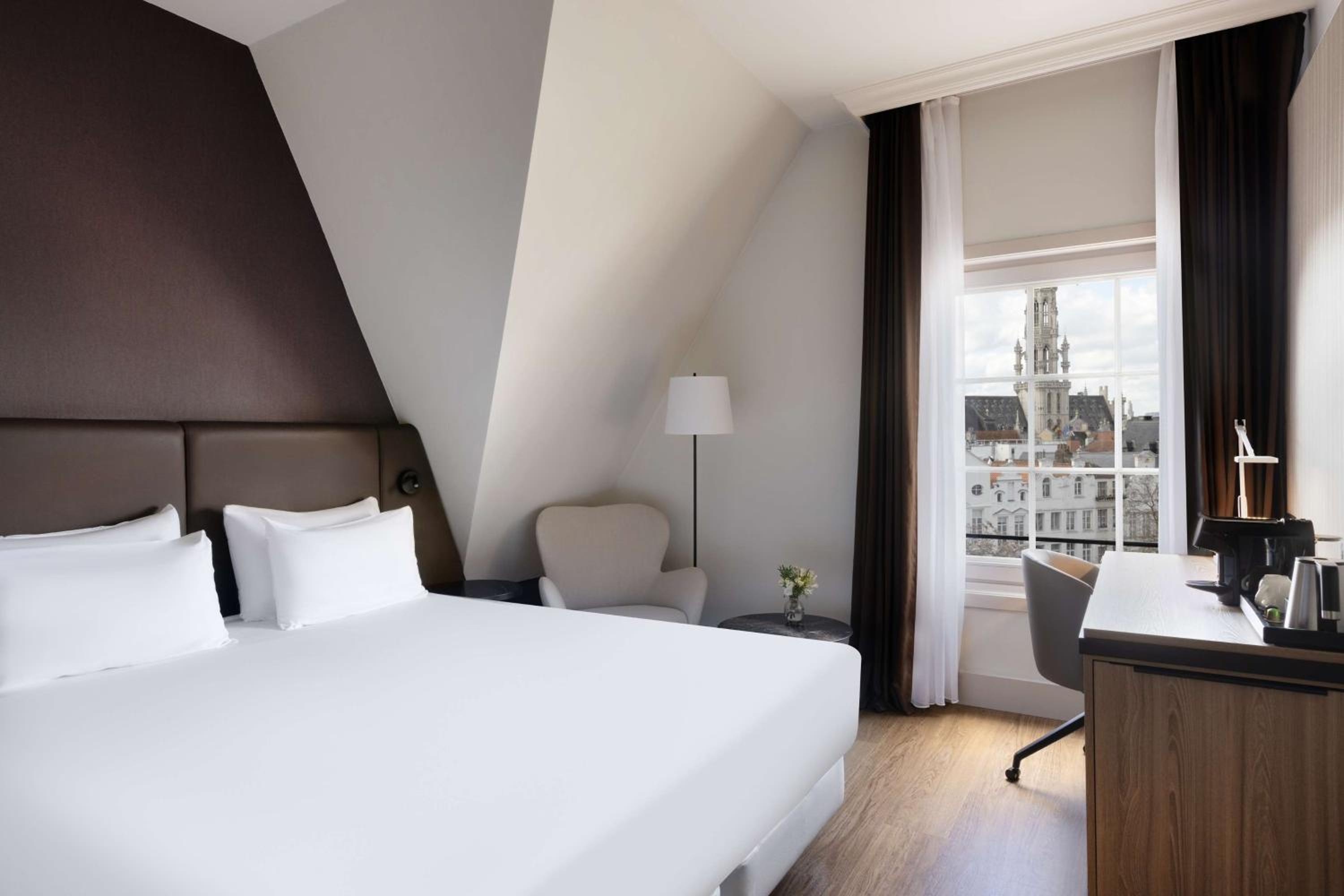 Standard Double or Twin Room with View