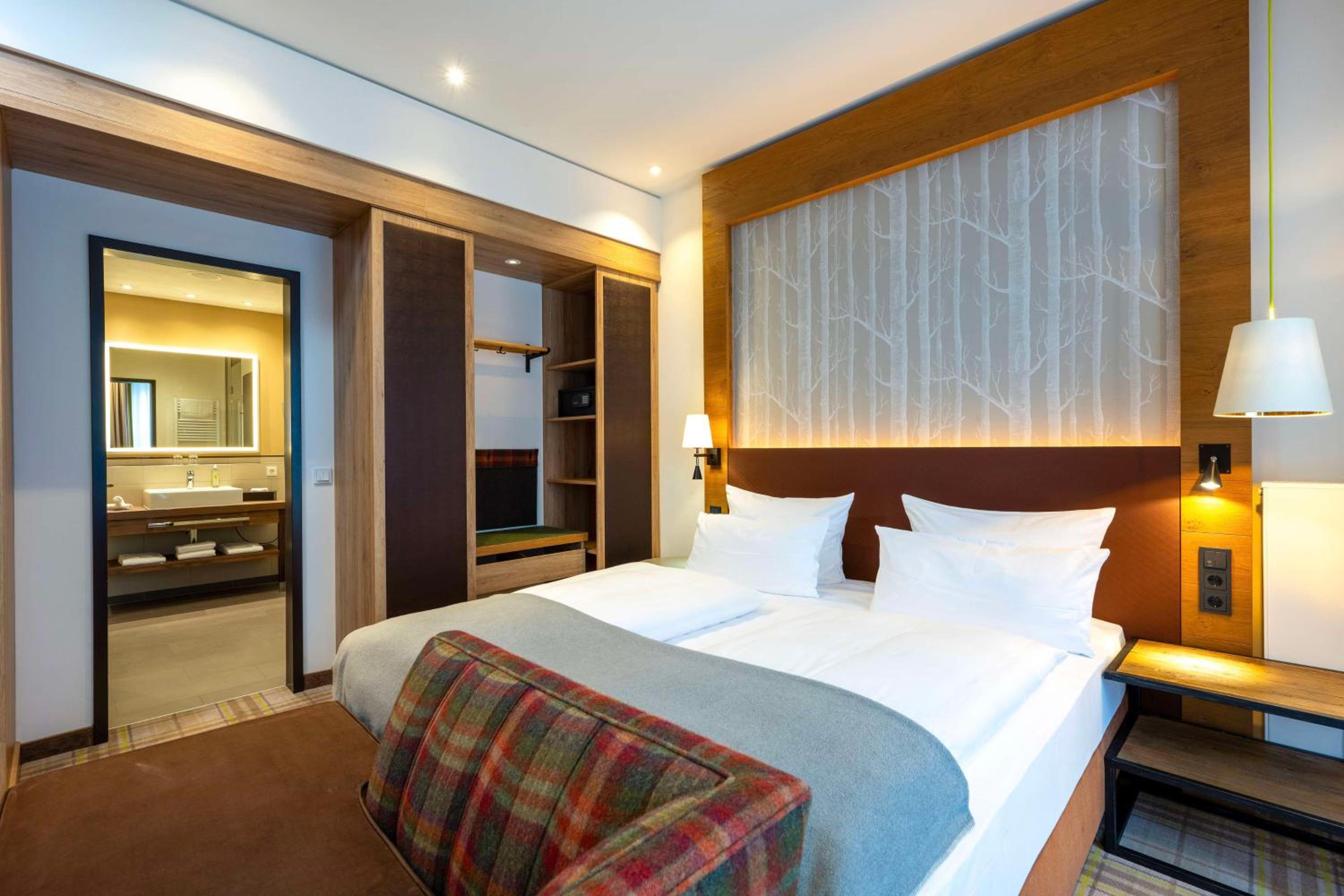 Junior King Suite