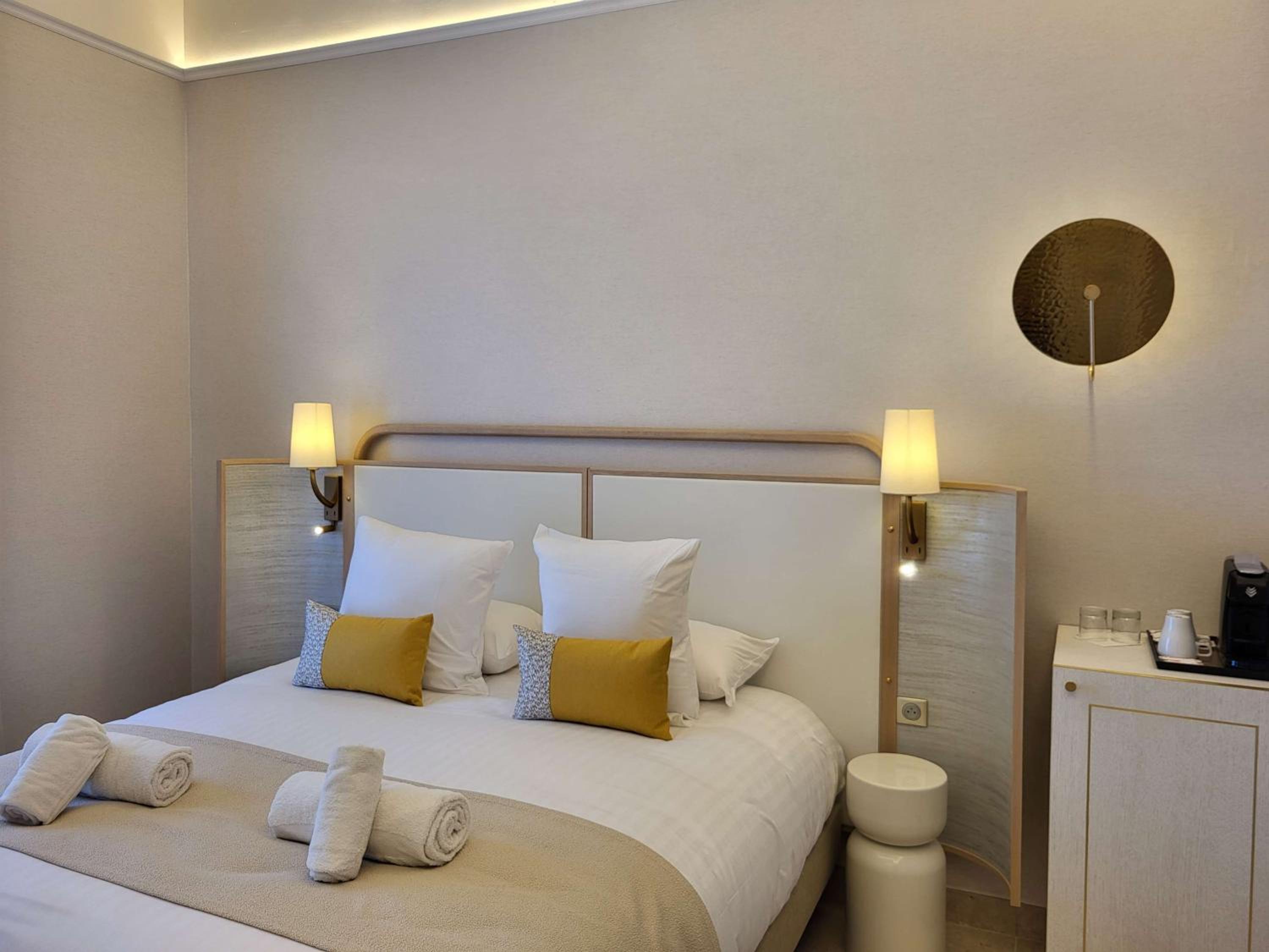 Comfort Queen Room with Sea View - Non-Smoking - Photo 5