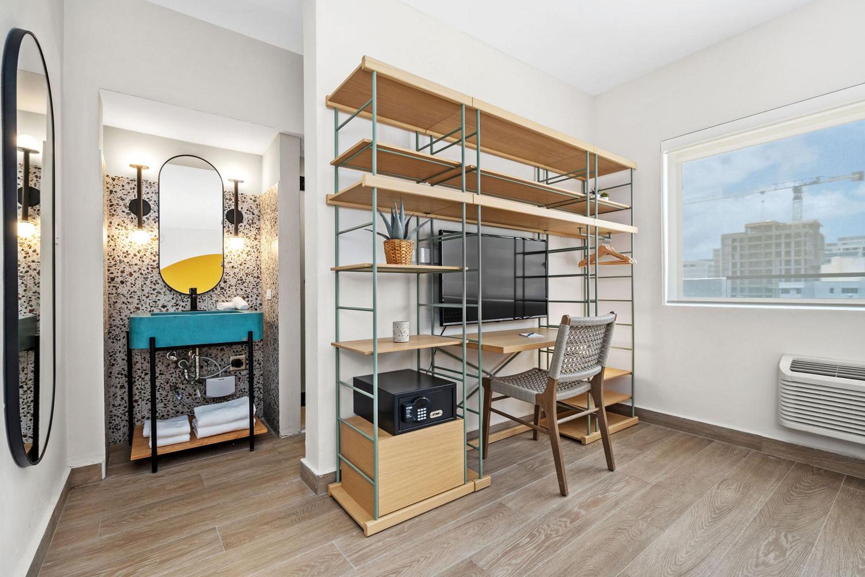Two Bedroom Penthouse - Photo 12