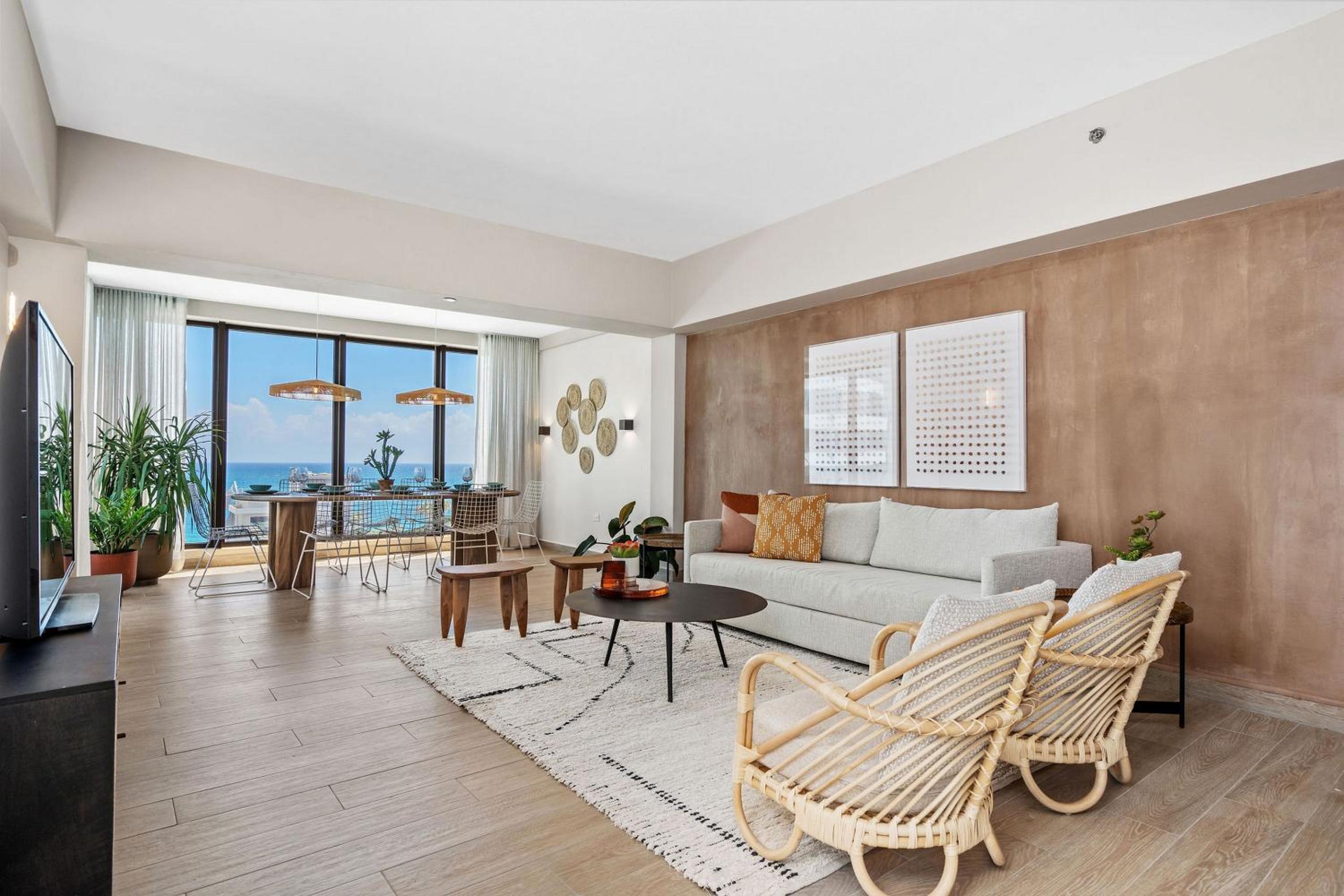 Two Bedroom Penthouse - Photo 2