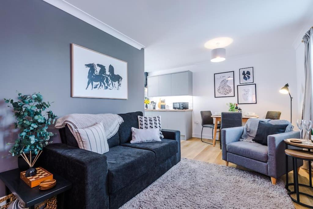 One-Bedroom Apartment photo 1