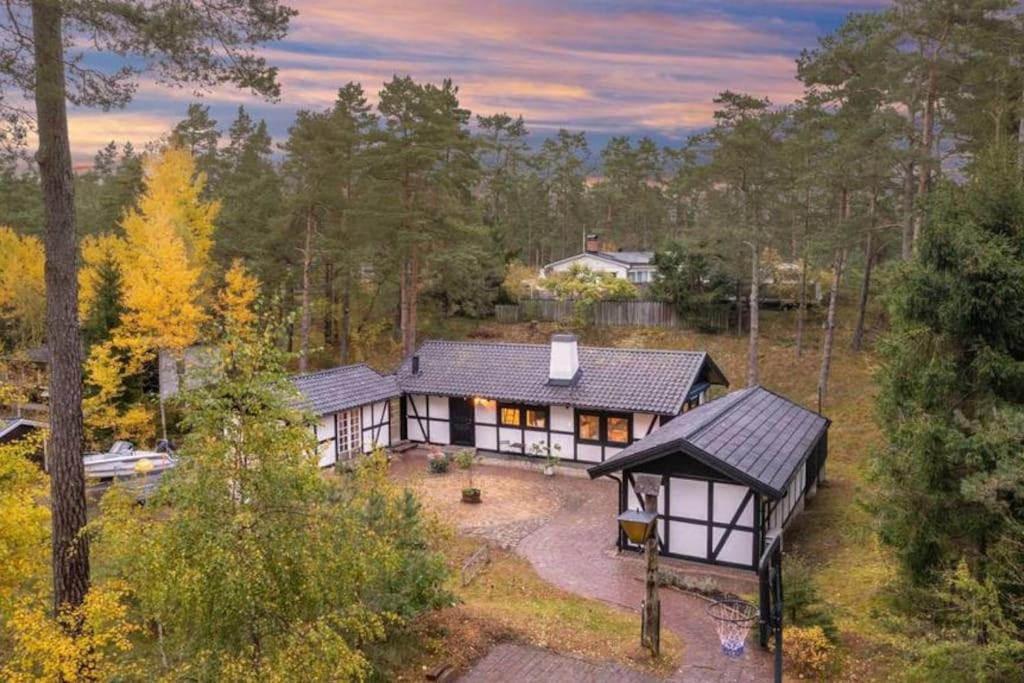 Four-Bedroom House photo 1