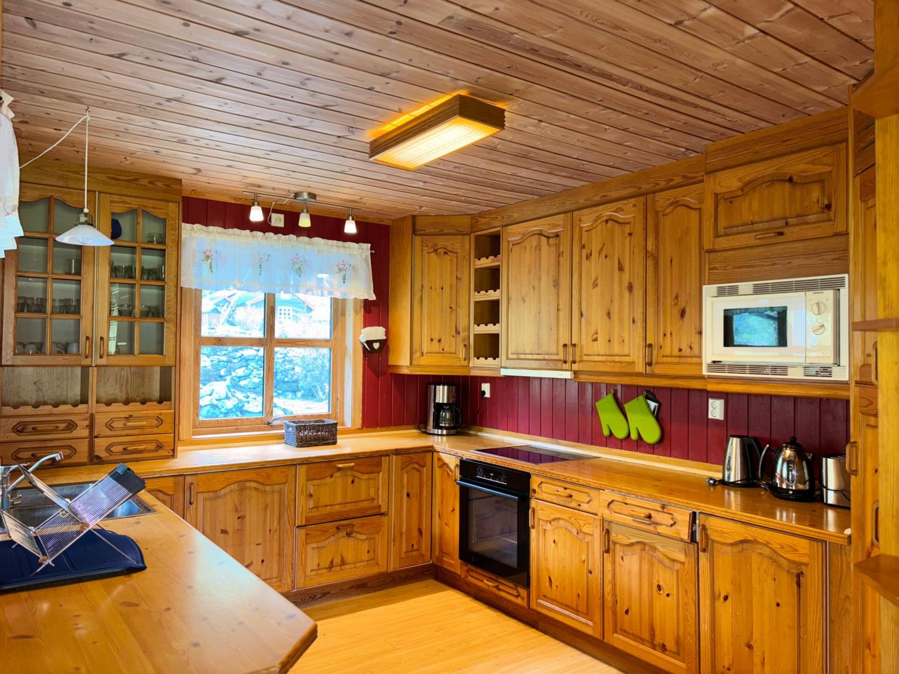 Apartment with Mountain View - Photo 6