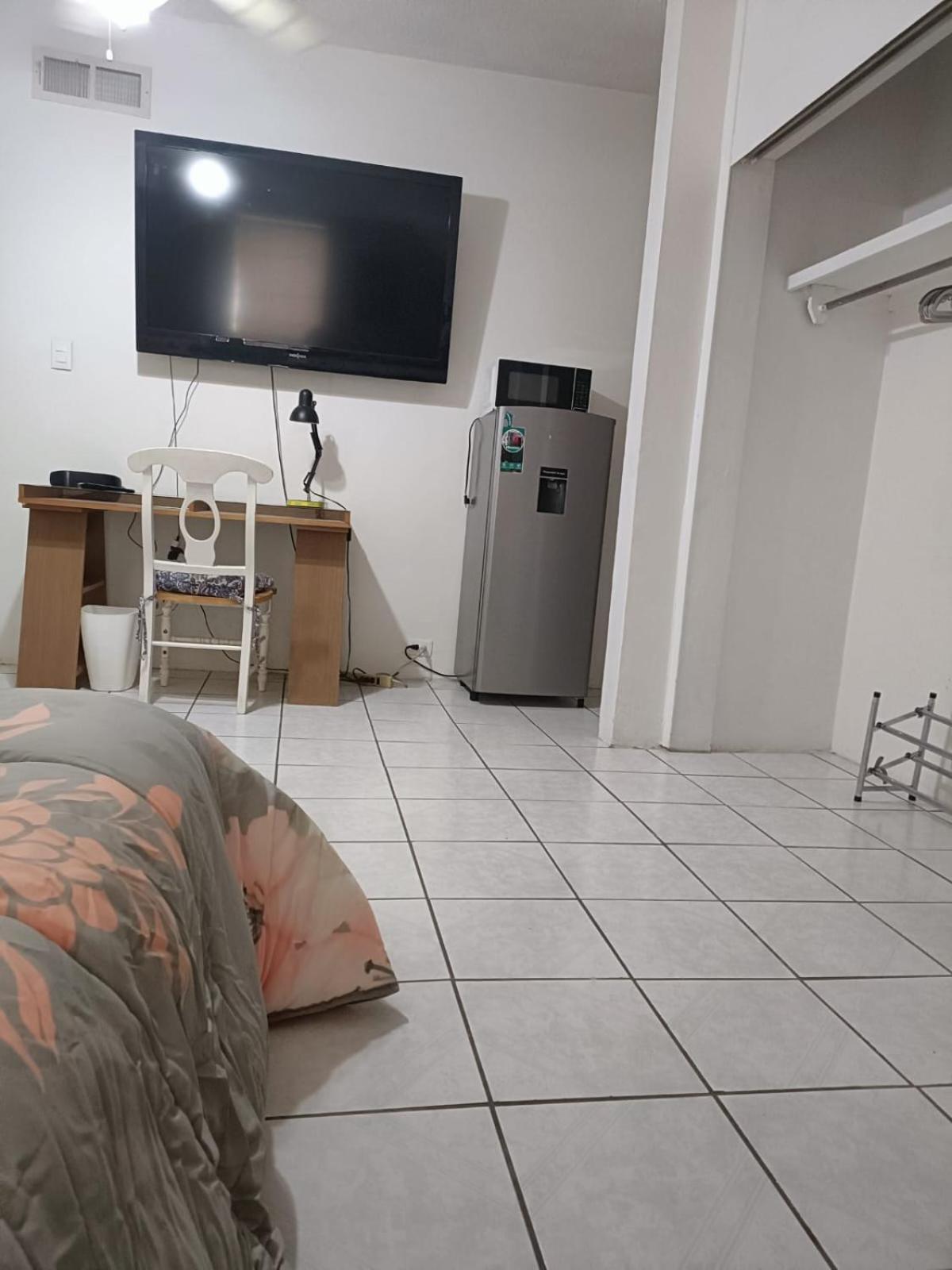 One-Bedroom Apartment photo 3