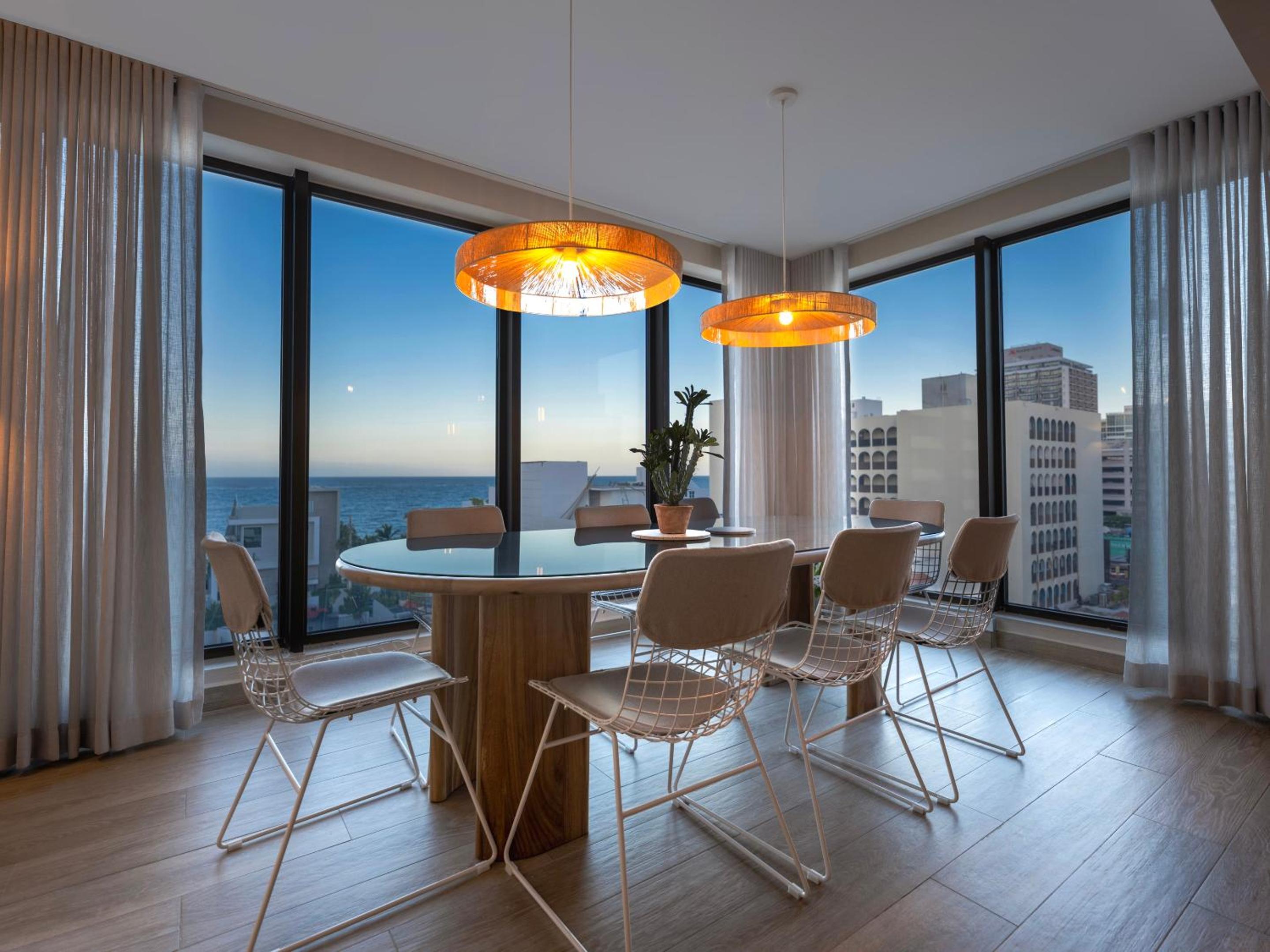 Three Bedroom Penthouse - Photo 3