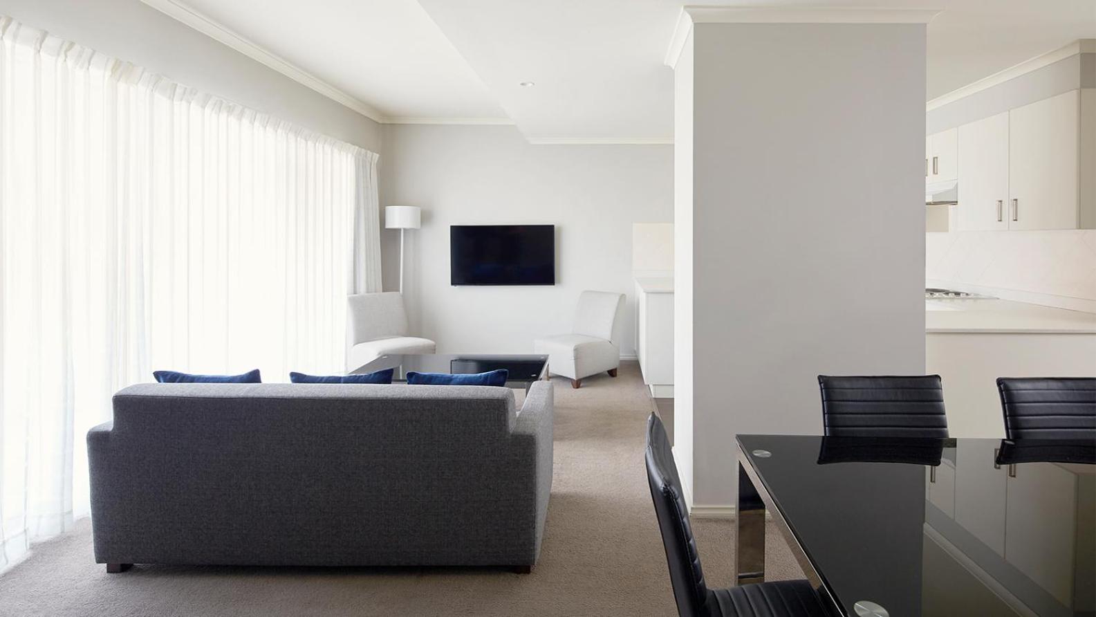 Four-Bedroom Deluxe Apartment - Photo 10
