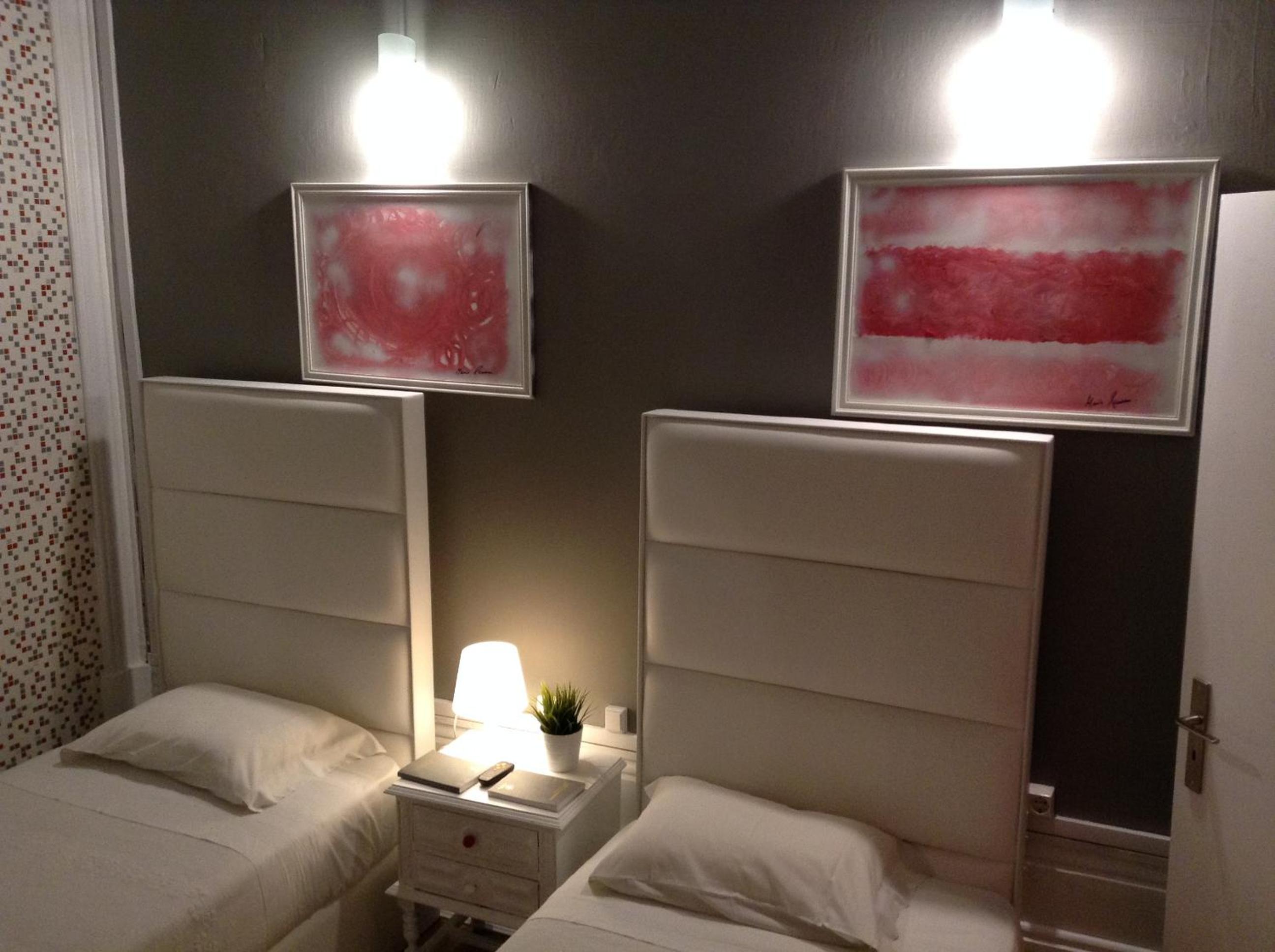 Double or Twin Room - Photo 3