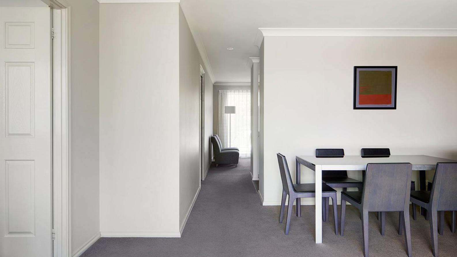 One-Bedroom Deluxe Apartment - Photo 6