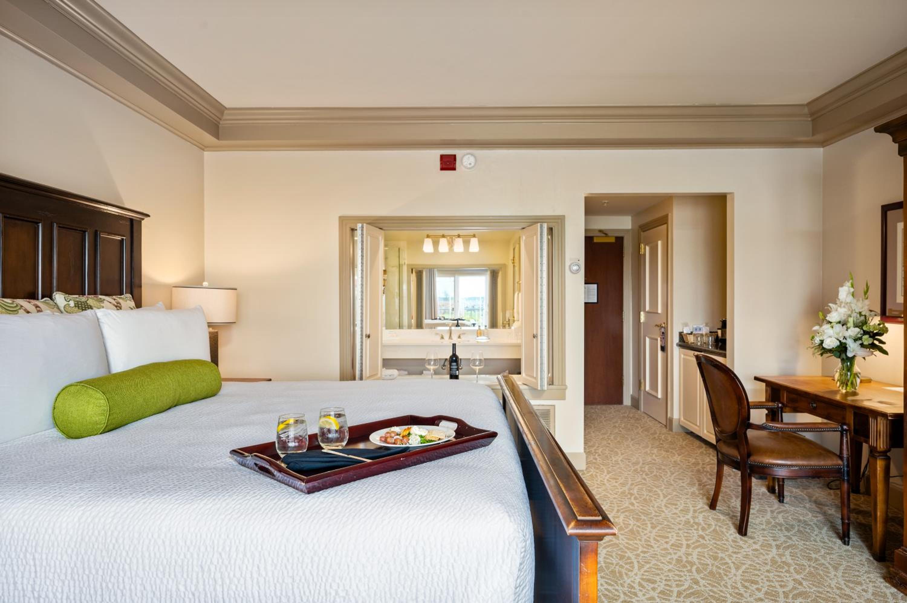Deluxe King Room photo 3