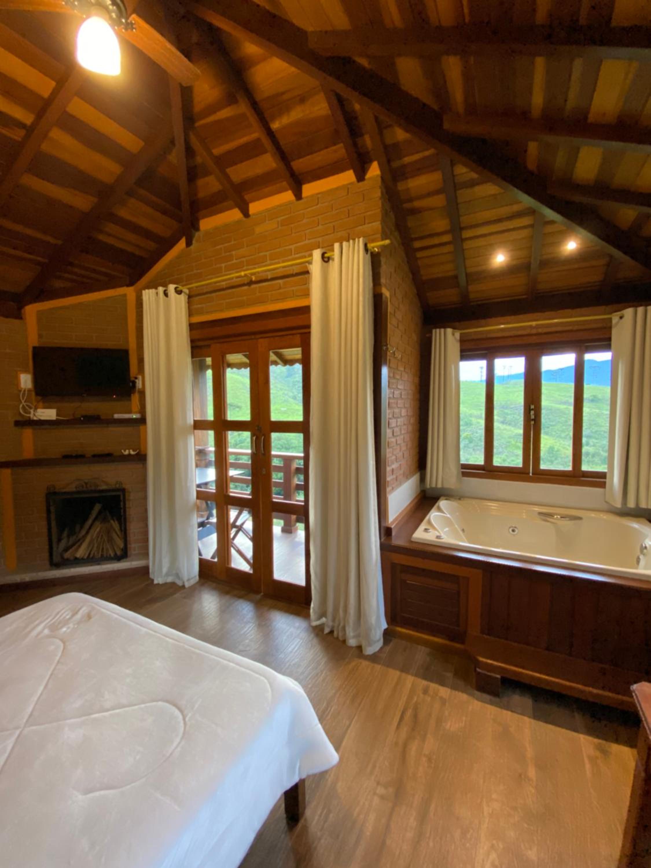 Deluxe Suite with Spa Bath - Photo 1