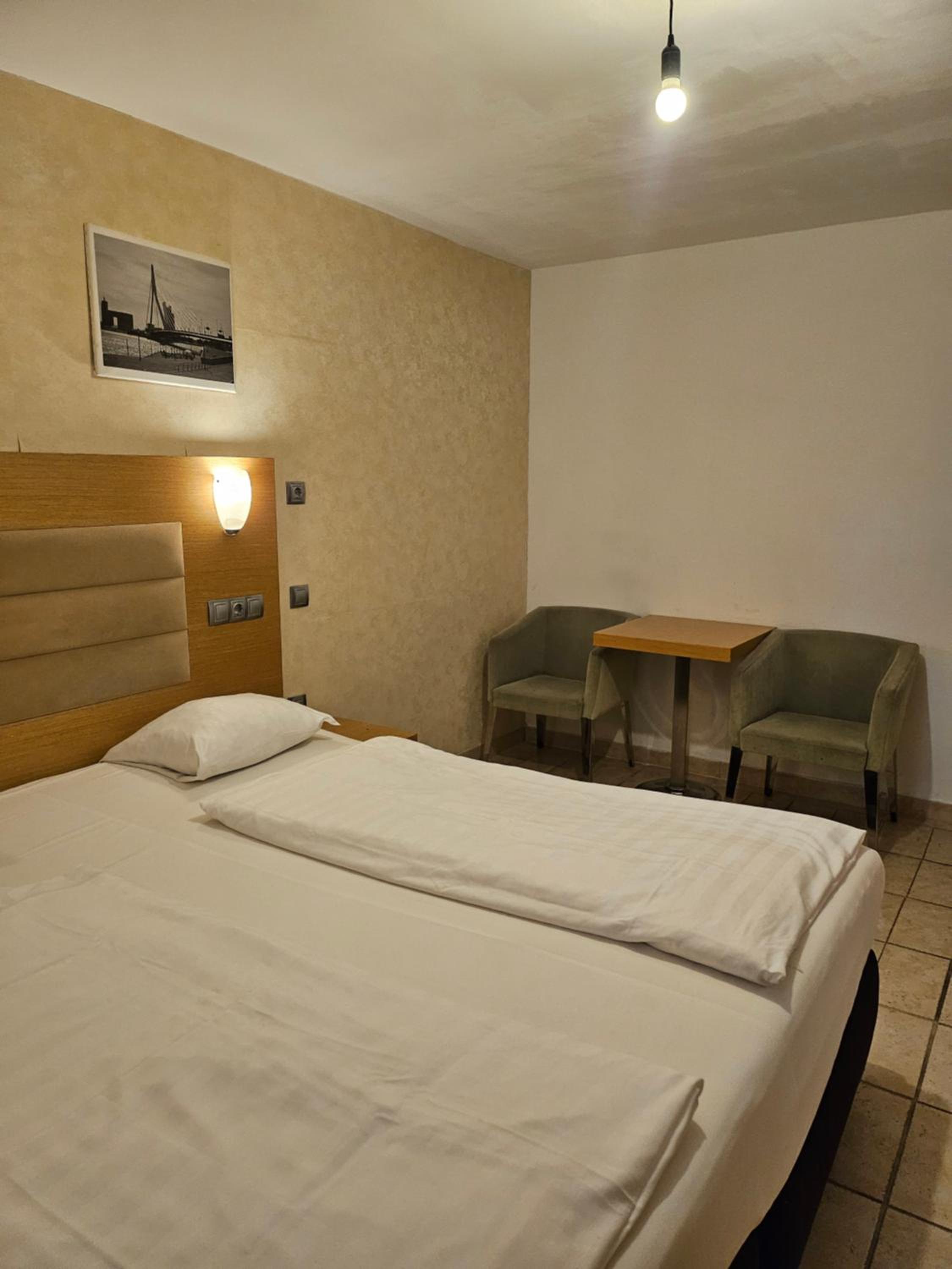 Budget Double Room - Photo 1
