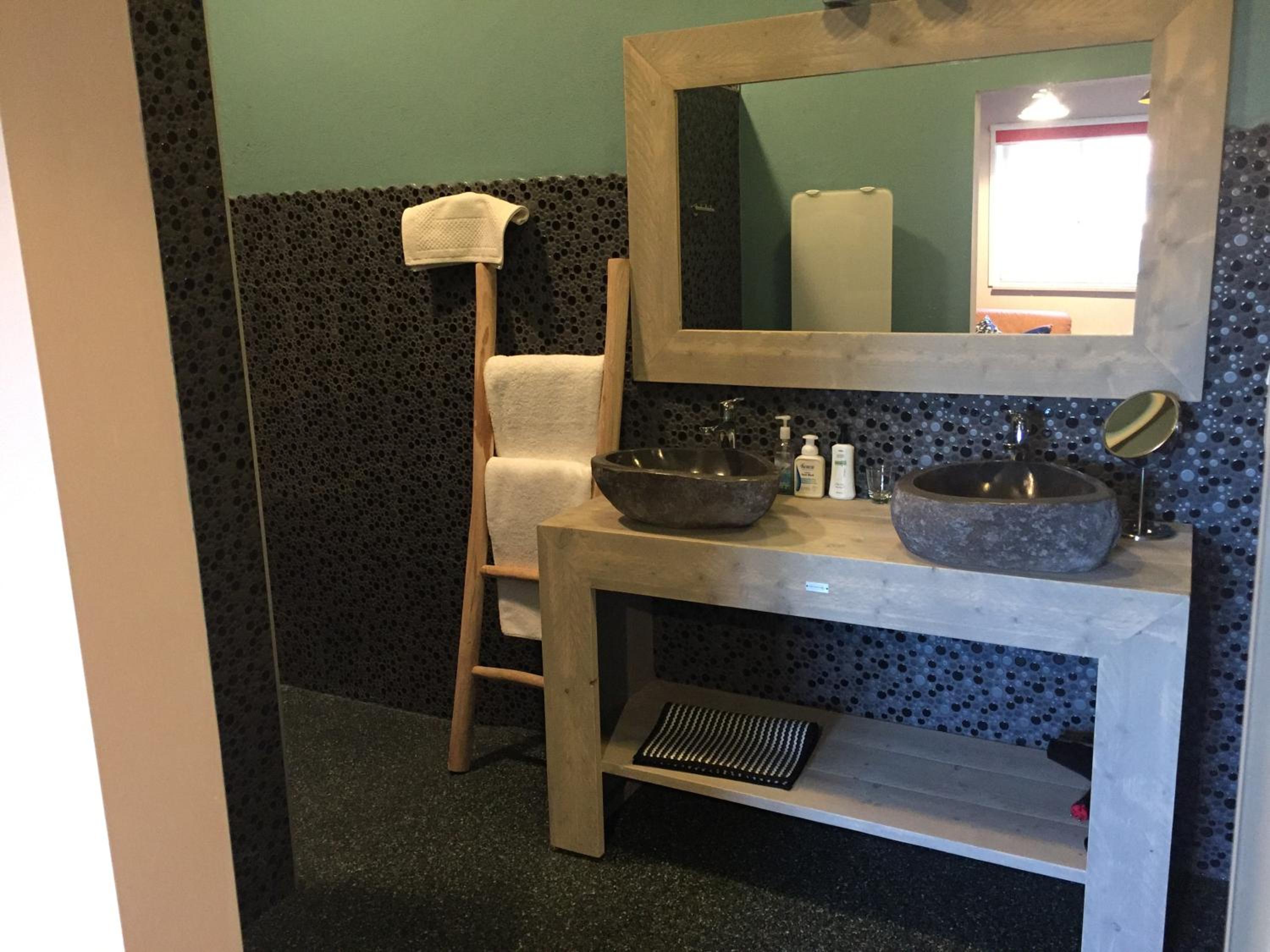 Double Room with Shower - Photo 2