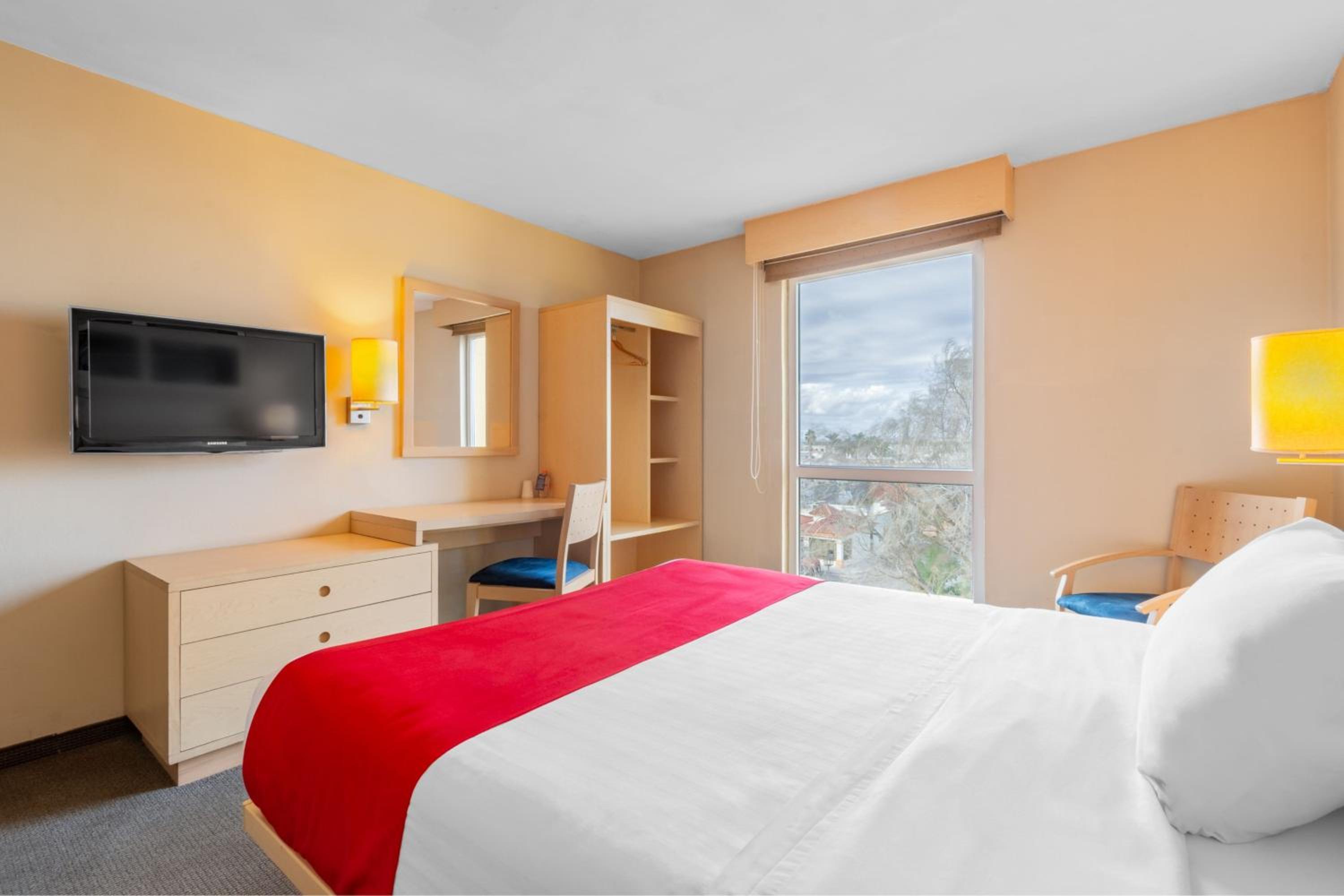 Queen Room - Photo 2
