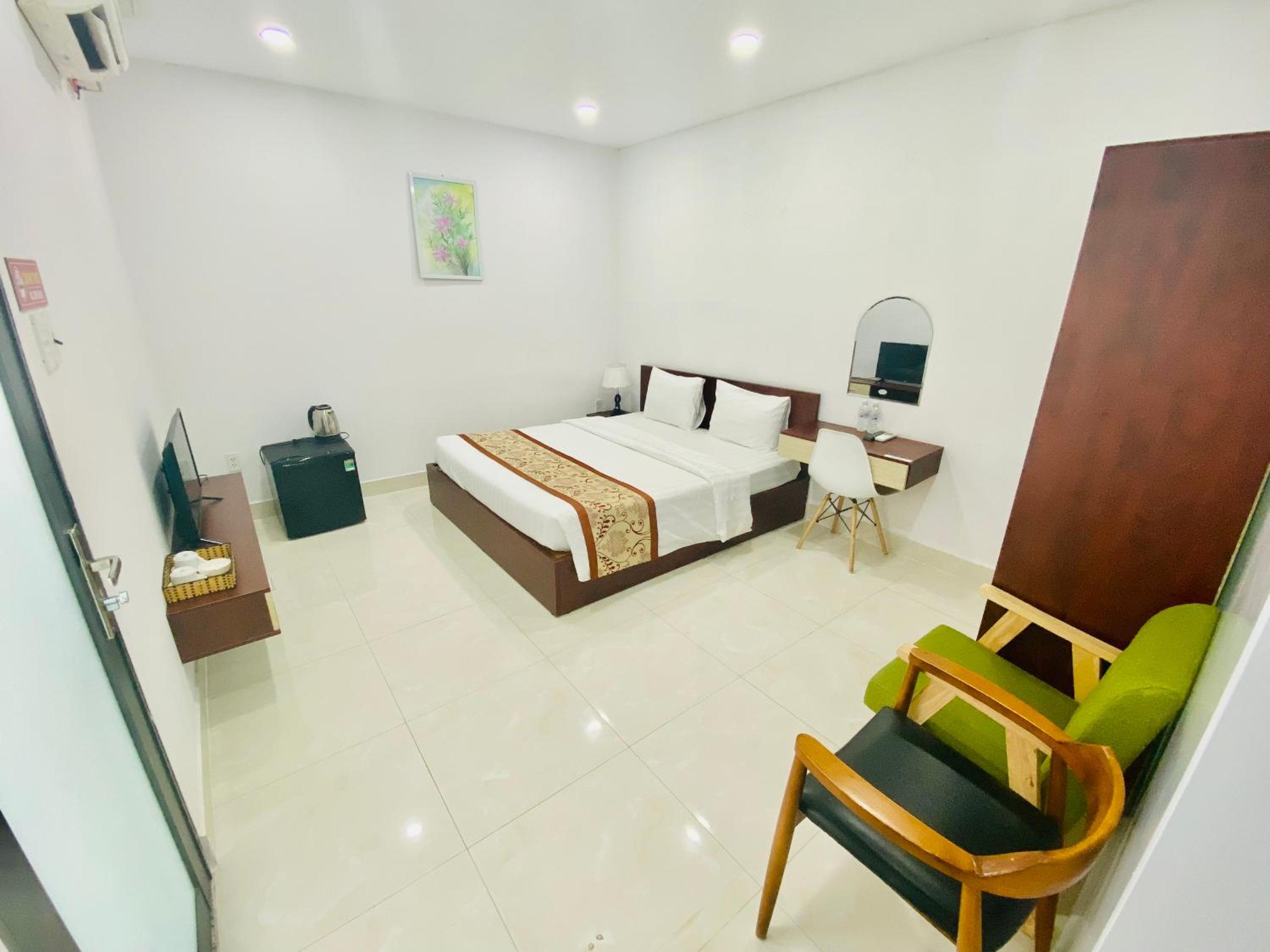 Large Double Room photo 1