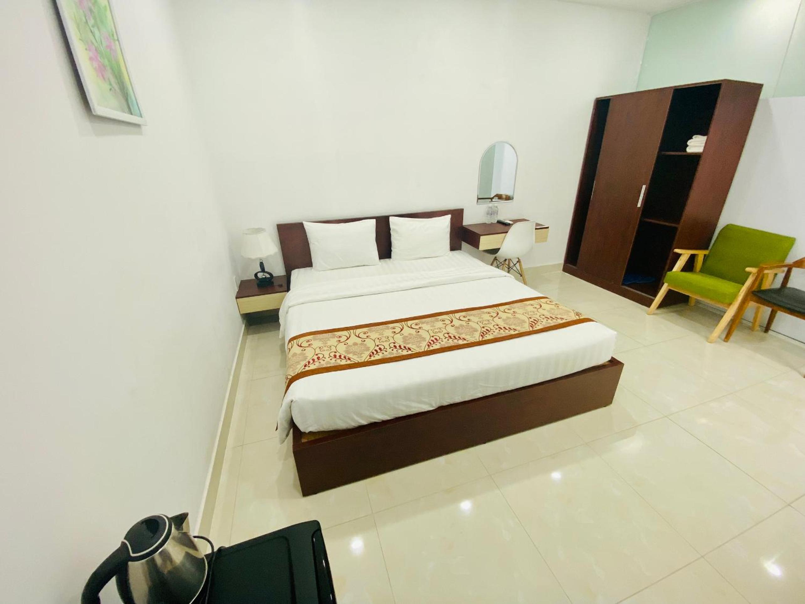 Large Double Room photo 2