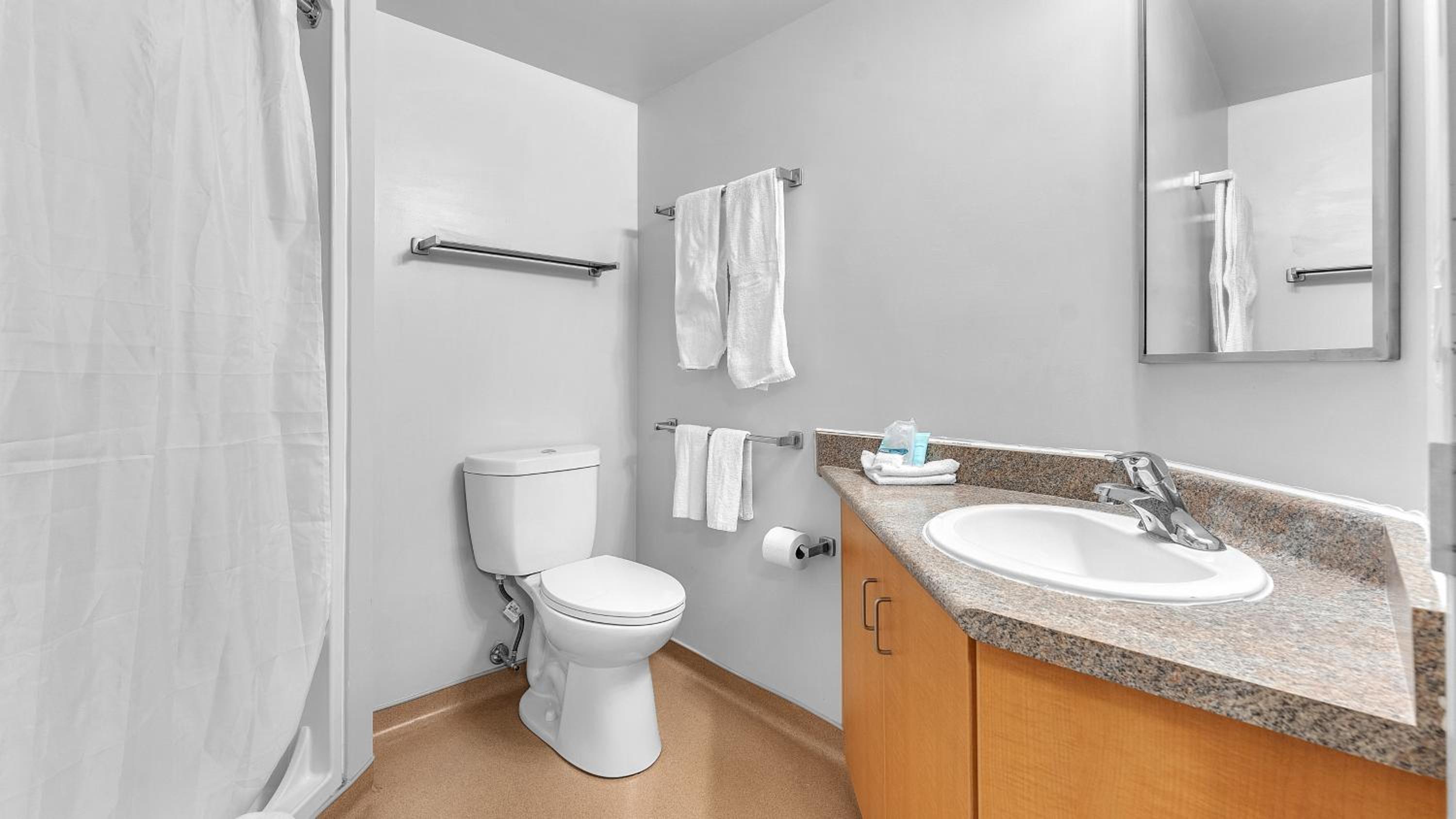 Two-Bedroom Suite photo 3